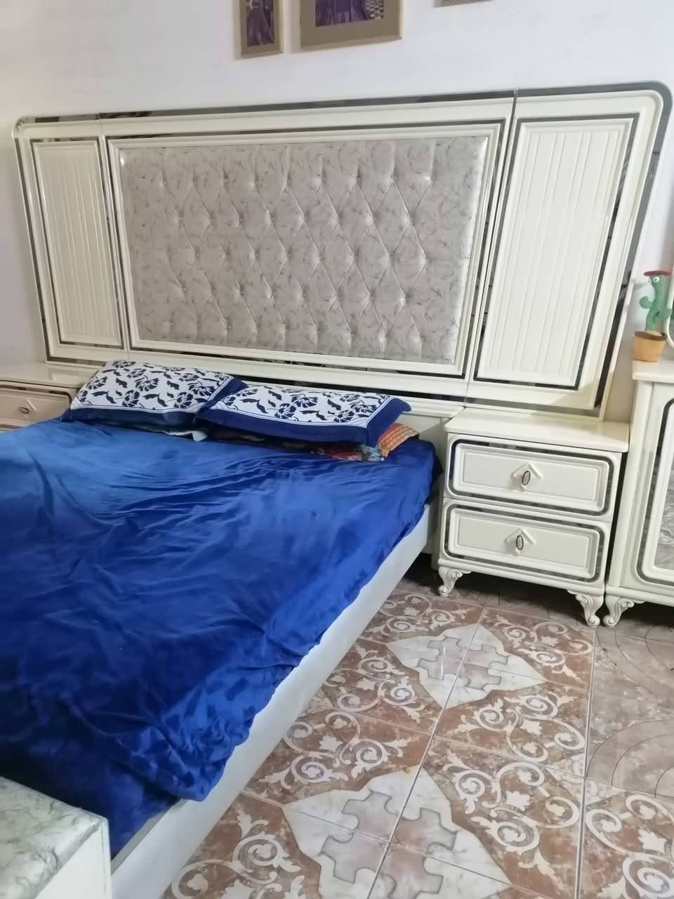غرفه نوم • استخدام قليل • واتساب
