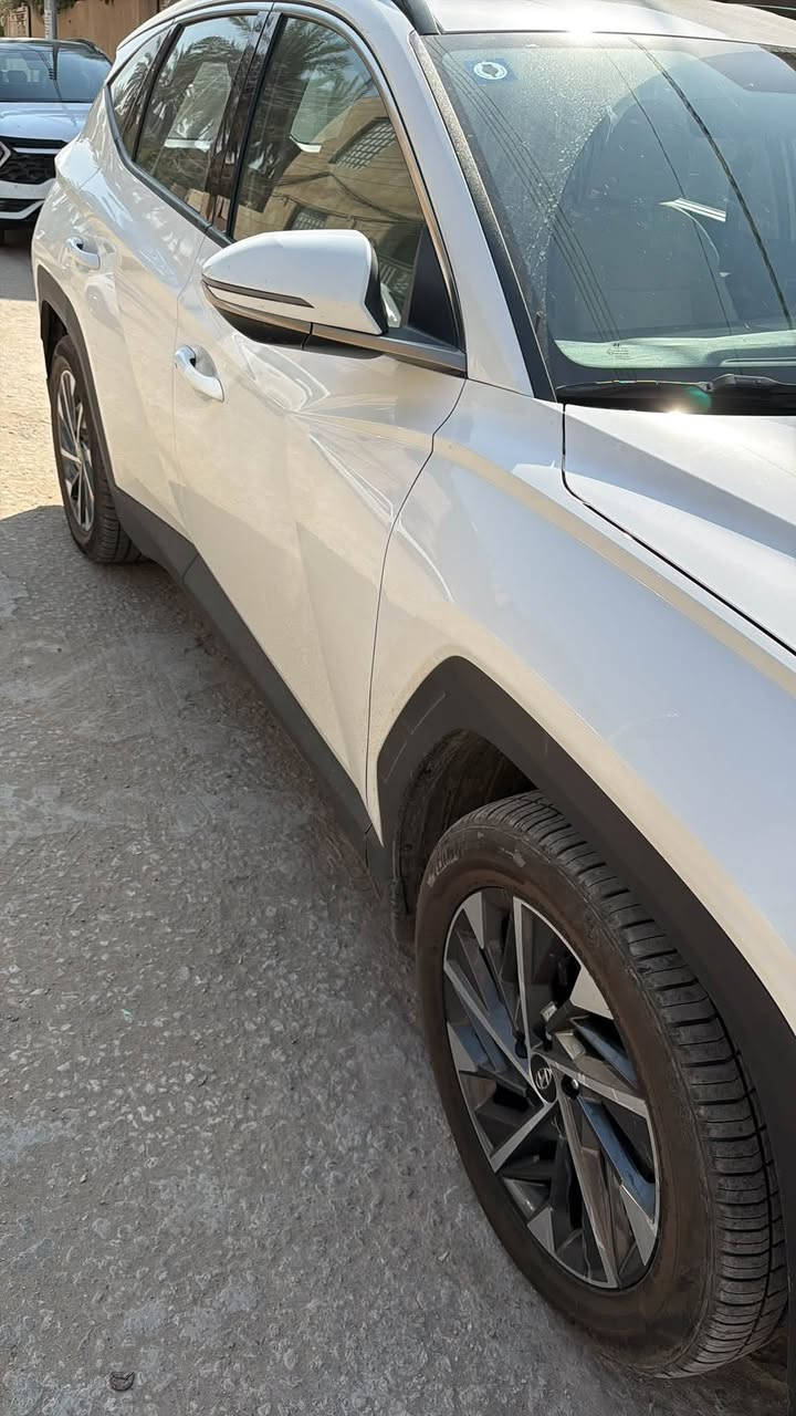 توكسان ٢٠٢٤ ماشيه ٦٥ الف بيه بارد بسيط بل جاملغ الأيسر بدون صبغ السياره نضيفه بشكل تخم تاير جديد رقم بغداد تحويل ثاني يوم سعر ١٩٠ وبيه مجال مكان السياره كربلاء ***********
