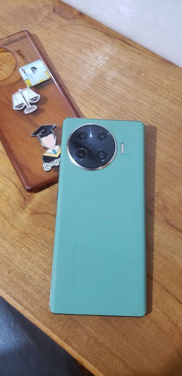جهاز تكنو للبيع مكفول السعر خاص رقم*********** KJ7    Tecno Spark 20 Pro
