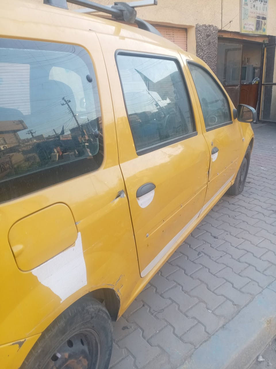بيع مستعجل من بغداد موديل 2010رعيها من اهل العمارة عدنه وكاله السنوية ساقطة لغاية 2019عليها غرامات مرورية 200الف مطلوبه هيئة 500گير محرك أبلاديات مكفولات بيها طخات بسيطه،، اخذ صافي 20ورقه قفل والصرفيات على المشتري ***********
