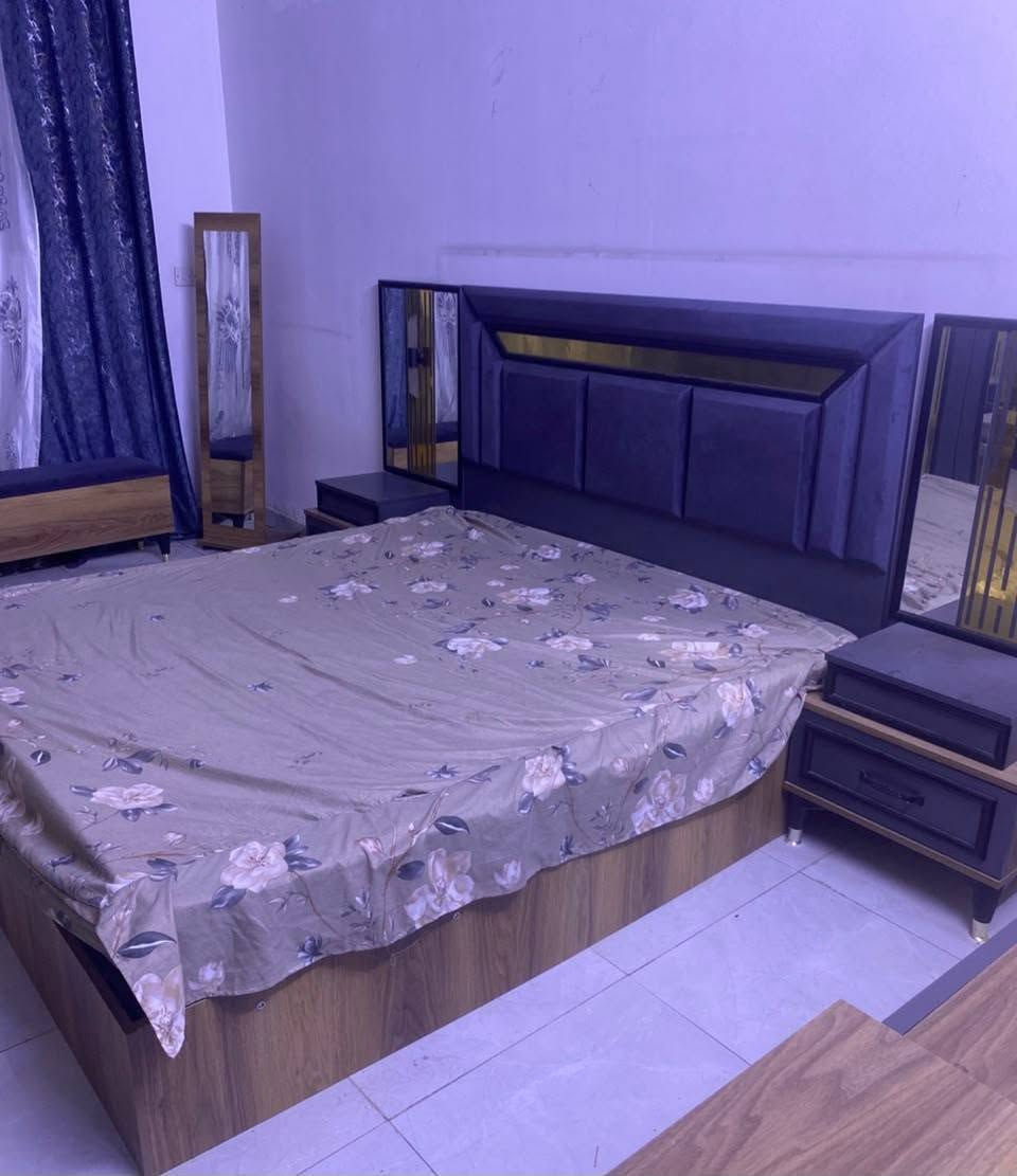 غرفه تركي 10 قطع نضيفه اي ضرر مابيه السعر ٩٥٠ بيه مجال استعمال قليل الشراي يتصل *********** العنوان بغداد حي الجهاد
