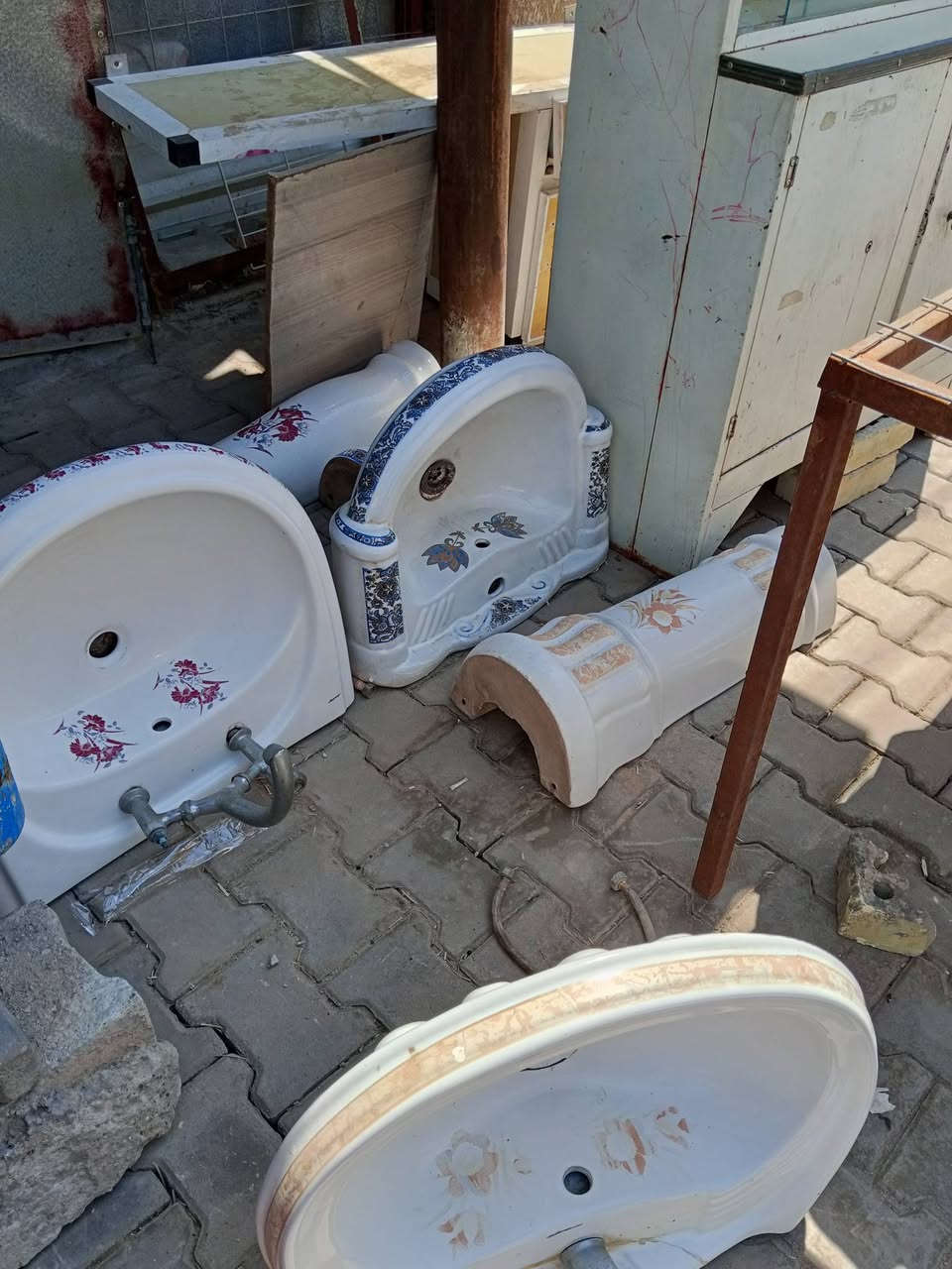 للبيع 
***********
***********
طارميه نهاية شارع البعث
