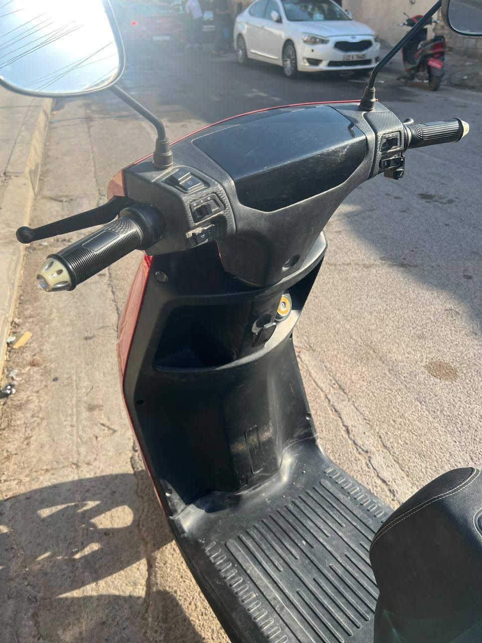 @إشارة السلام عليكم دراجة شحن للبيع  زيرو وصل الشراء موجود سعرها ٦٠٠  وبيها مجال قليل قليل موصفاتها 
٦ بطاريات كبار 
٤ سرع 
نضام p
نضام R
بريكات امامي خلفي 
لايت زنون
اشاير يمنة يسرة 
دبل إشارة 
جهاز مانع سرقة 
 استخدام  قليل  وصل الشراء مالتها موجود 
مكاني الفلوجة  رقمي
***********
