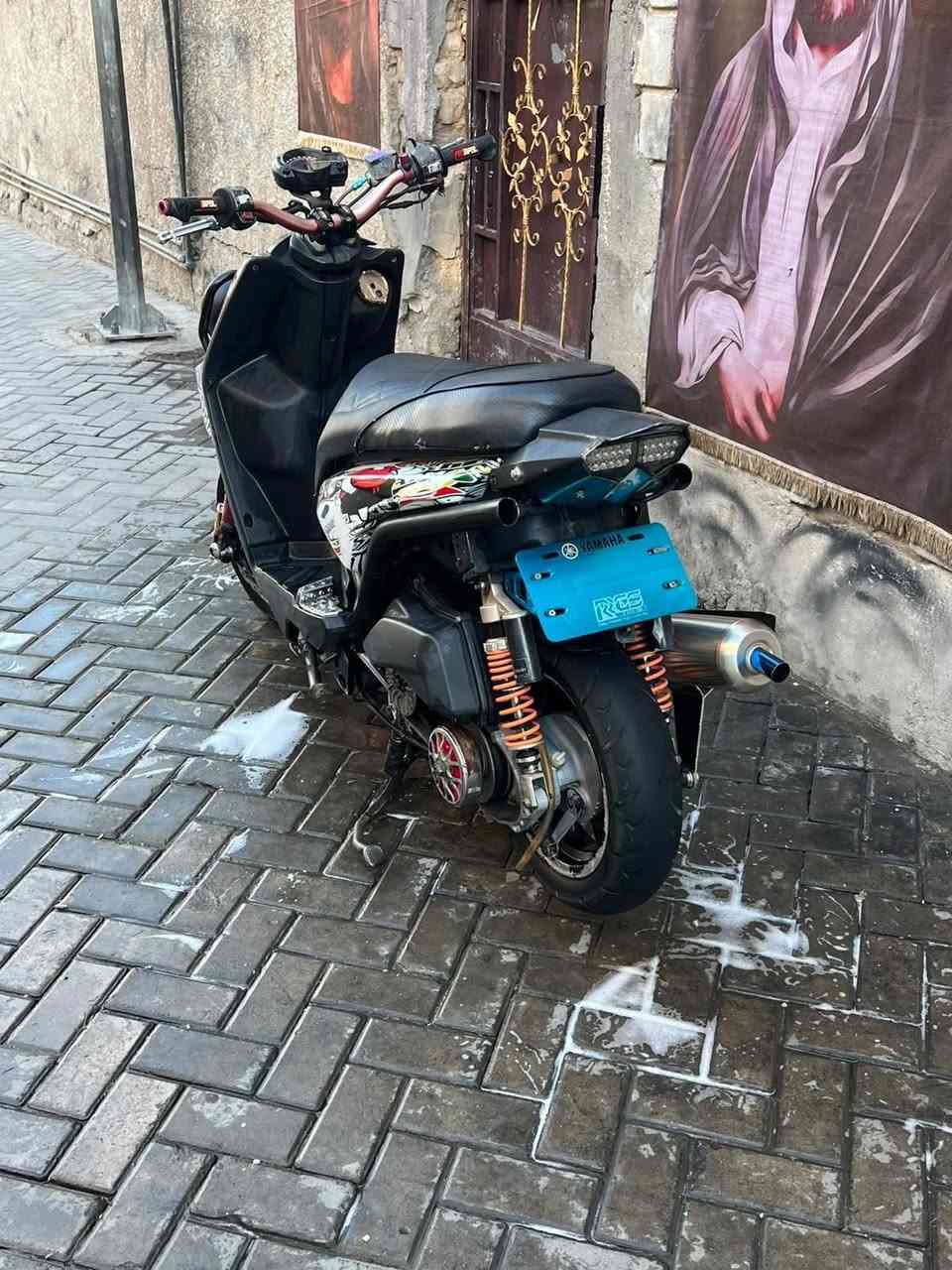 دراجة جبلي ام عيون مزودة دراجة دبلت خلفي مزود دراجة بيها صدر إمامي مزود دراجة صالنصه بوري عدل كلج خلفي رياضي دراجه كورها 59 بيها ستيرن كاوستي بس الوشم مالها مسوي بورقة الدراجه متواجدة بمدينه صدر الشراي يتصل  سعرها مليون ونص 
الرقم:***********
