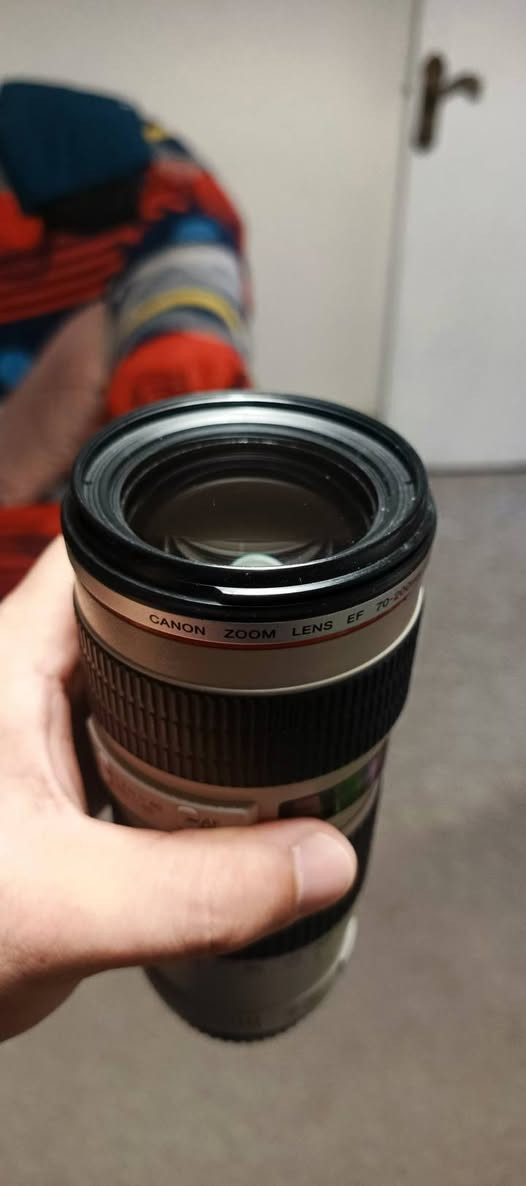 عدسة كانون 70-200 F4
نظيفة وخالية من العيوب و الاعطال 

السعر 550 الف دينار 
السعر بي مجال بسيط للشراي 

موقع العدسة النجف الاشرف

للتواصل واتساب 
 ***********
