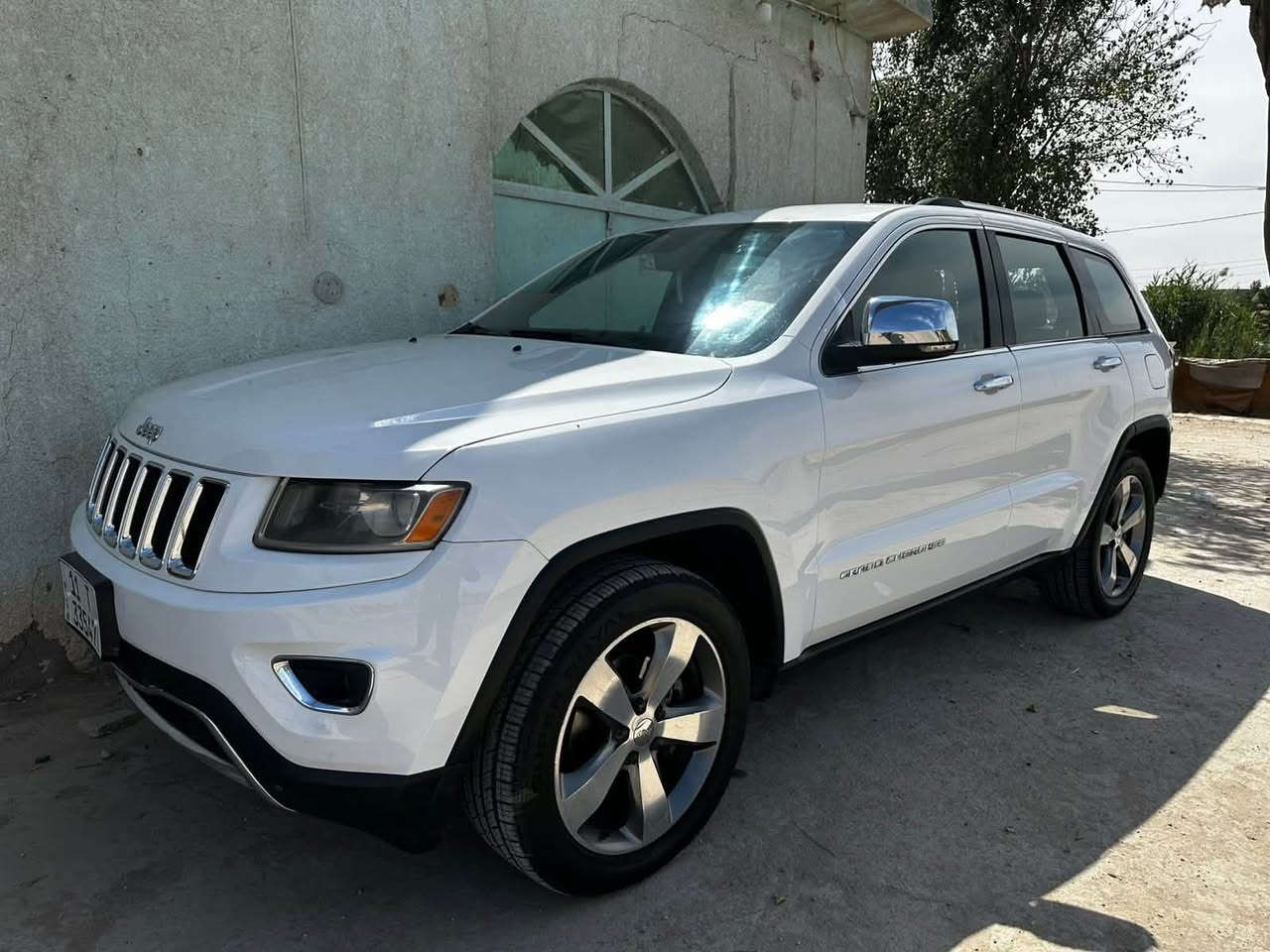 السلام  عليكم ورحمة الله وبركاته

‏‎‏‎       ——— لـلـبـيع  ——

جيب گراند شيروكي - Jeep Grand Cherokee

‏‎‏‎وراد امريكي .     —    بدون ايرباك 

‏‎‏‎الموديل           —    2015

فئة.                 —   لمتد

حجم المكينه   —     3600/ V6

‏‎‏‎اللون               —     ابيض     

‏‎‏‎المسافه المقطوعه — 14900mi

‏‎‏‎حاله السياره.    —    ( قبق جنطه )

‏‎‏‎المواصفات 

‏‎‏‎- بصمة تشغيل 

‏‎‏‎- بصمة أبواب 

‏‎‏‎-تشغيل عن بعد 

‏‎‏‎-ترحيب عند الاقتراب 

-رادار امامي 

-رادار خلفي 

-تحديد مسار 

-تنبيه قبل الاصطدام 

‏‎‏‎-كشنات جلد 

-كشنات اسود  جلد  80th

- شاشه ديجتال 

-ستيرن كهربائي 

-اناره محيطيه 

-اشاره بالمرايه 

-حساس خلفي ‏‎

‏‎‏‎-شاشه كبيره تدعم نظام الأبل كار باي ونظام الاندرويد

-شاشه عداد ديجتال

‏‎-دبل اكسل 

‏‎-اوتو ستوب

‏‎-وضعيات قياده 

‏‎‏‎-كشنات تدفئة ( اماميه - خلفيه ) 

-كشن السايق خزن ميمور

-كشنات اماميه تبريد 

-ستيرن تدفئة

‏‎‏‎- ستيرن بحركه كهربائيه 

‏‎‏‎- تبريد مركزي 

‏‎‏‎- بگ لايت LED 

‏‎-صندوق كهربائي 

‏‎‏‎-كرسي السايق والراكب بحركة كهربائيه 

‏‎‏‎-تحكم ستيرن جهتين 

‏‎‏‎-تحديد سرعه 

‏‎‏‎-مانع انزلاق 

‏‎‏‎-ليد نهاري

‏‎‏‎-كامره خلفيه دواره 

‏‎‏‎باقي المواصفات المعروفه 

‏‎‏‎السعر            — 175  

‏‎‏‎رقم السياره    — بغداد انكليزي    

‏‎‏‎موقع  السياره — بابل 

‏‎‏‎للأستفسار.     — ***********

