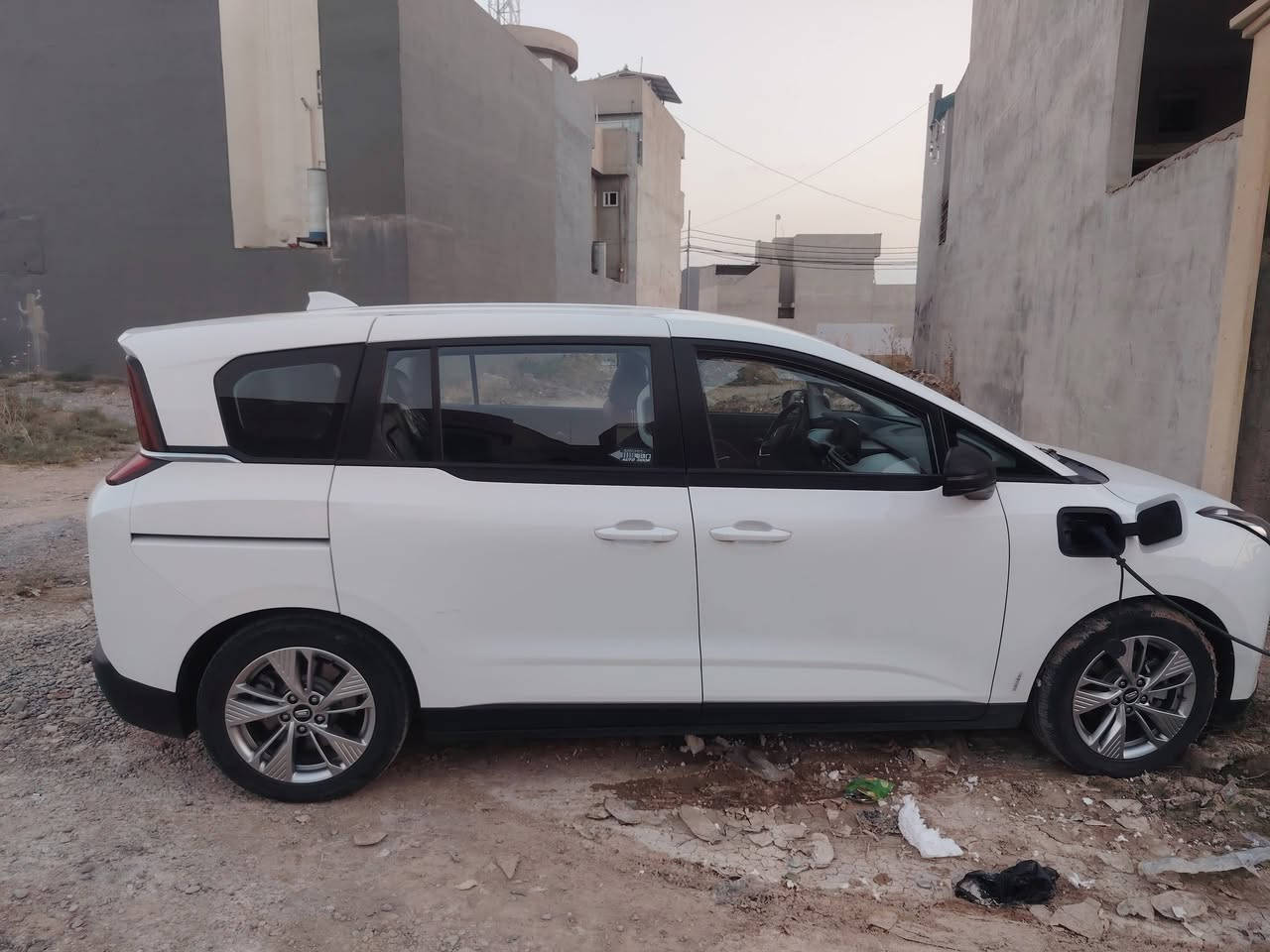 للبيع او مراوس حسب القناعه: بيستيون E05 موديل 2025 ⚡🚗
🔋 المواصفات: • كهربائية بالكامل ⚡️
• بطارية 55 kWh
• مدى يصل إلى حوالي 420 كم
• شحن AC حتى 7 kW
• منفذ شحن GB/T
• قيادة مريحة وهادئة
• شاشة وأنظمة ترفيه داخلية
• كاميرا خلفية وحساسات
• أنظمة أمان ومساعدة للسائق
• مقصورة واسعة ومناسبة للاستخدام اليومي
📌 الممشى: 41,000 كم
📌 الحالة: بدون ضرر
السعر 22 مليون
***********

