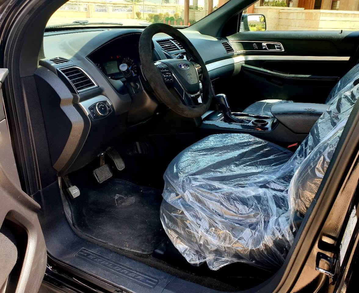 FORD EXPLORER ــ XLT 
مودیل 2017
المسافة المقطوعة 74 mile ـ ماوەی ڕۆیشتن 
محرك ستة سلندر V6 مفتوح 

ــ صبغ : (جاملغ امامی سکن + ربع بونیت نص باب الخلفی السکن)
ایرباگات کلها راجعة بلادي شركة و مبرمجة و بشرط .
ــ بۆیاغ : ( چاملغی پێشەوە سەکن + ڕوبعەک بۆنیت + نیو دەرگای دواوە سەکن )
مواصفات XLT : کامیرا و شاشە / بصمة و شغال / کود بالباب
تحکمات ستیرن فول / لایت اوتو / لایتات فول LED

کیر ـ محرک ـ تبرید ـ تحویل بشرط
رقم و سنویە جدید لـ 2030 

سعر : 145 ورقە و مجال قلیل 

مکان السیارە : اربیل 

***********
واتساب + فایبر أربيل, العراق
