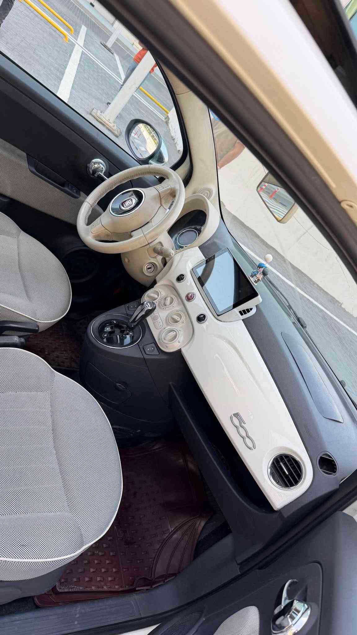 بؤ فروشتن
فيات c500
موديل 2009
فول فول مواصفات 
سيارة نويه هيج دةسكاري نيه
125هةزار روشتيه
بي بؤياغ هيج سبوغي نيه
تحويل و غرامةي بةشةرته
10وةرقة غرامةي لةسةره پاش معمةلة دةيدةمةوة
ياعني 48وةرةقةي سافي
شوين هةولير 
***********
*********** أربيل, العراق
