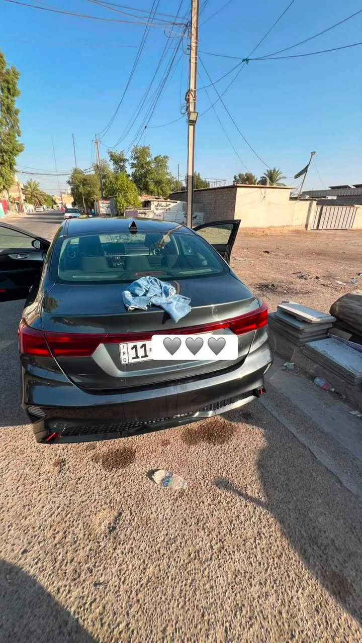 السلام عليكم فورتي مديل 2023 وارد امريكي حادثها بامريكا كسر الدعامية الخلفية فقط وصار بيها حادث بلعراق  محرك وكير وشواصي لغود تبريد كفالة
مواصفات نص امريكي
تحديد مسار
رادار
مثبت سرعة
تخم تايرات جديد اصلي
بانزين كله محسن ومحافظ عليها جداً 
ماشية 90 الف
السعر126 وبيها مجال قليل
للأستفسار ***********

نص مكتوب في الصور:
- ١٢:٢٩ إضافة نص السلام عليكم فورتي موديل 2023 وارد امريكي حادثها بامريكا كسر الدعامية الخلفية فقط وصار بيها حادث بلعراق موضح بلصور محرك وكير وشواصي لغود تبريد كفالة مواصفات نص امريكي السعر 140 وبيها مجال قليل للأستفسار ***********