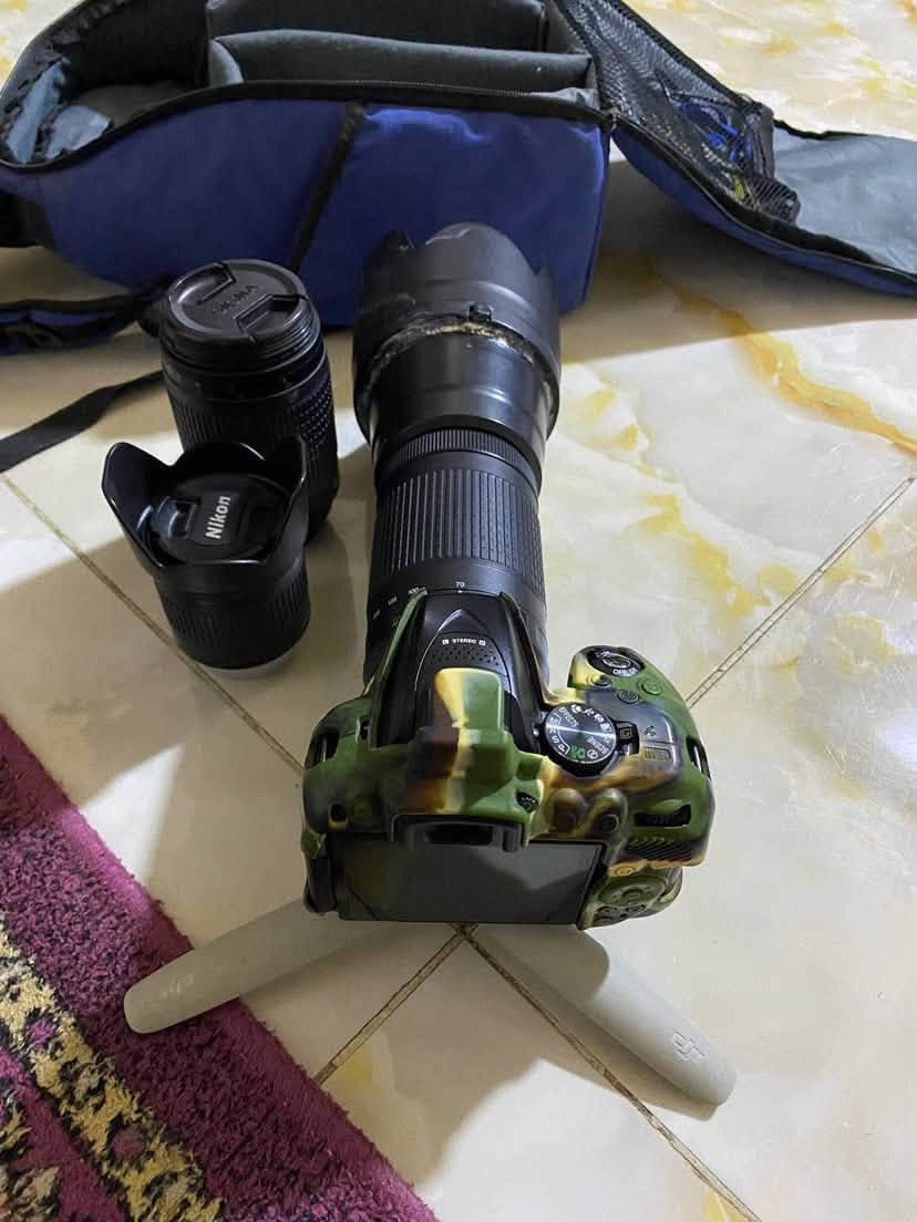 كامره نيكون 5300 مع حقيبة ظهر وفلاش تصوير خارجي وعدسات تصوير ثنين 50 ملم و70-200 
مكان ديوانيه بيع مستعجل 
لعدم التفرغ واتساب فقط ***********
