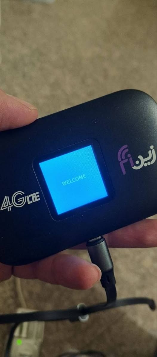 راوتر محمول من زين جهازي خاص سرعته جيده 4G  شغال وبي سيمكارت أمور كلها تمام وبطاريته ممتازة بس جهاز بدون شاحنه  بس تحتاج شاحنه اله 
45 الف مع التوصيل 
اول تم احجز ثاني يوم يمك
***********
