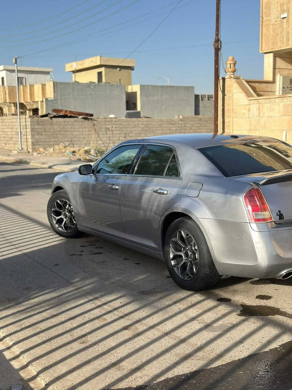 السلام عليكم
اوباما S300 ادوات ادوات 

موديل 14 محدث 21 

محرك شرط (3600)

كير شرط ( كير طياره )

تدفئه تبريد 

تحكمات سترين 

فول 1/1 

السياره جديدة احلى من الصور  

السعر (58) وبيها مجال قليل 

هاتف 

***********
