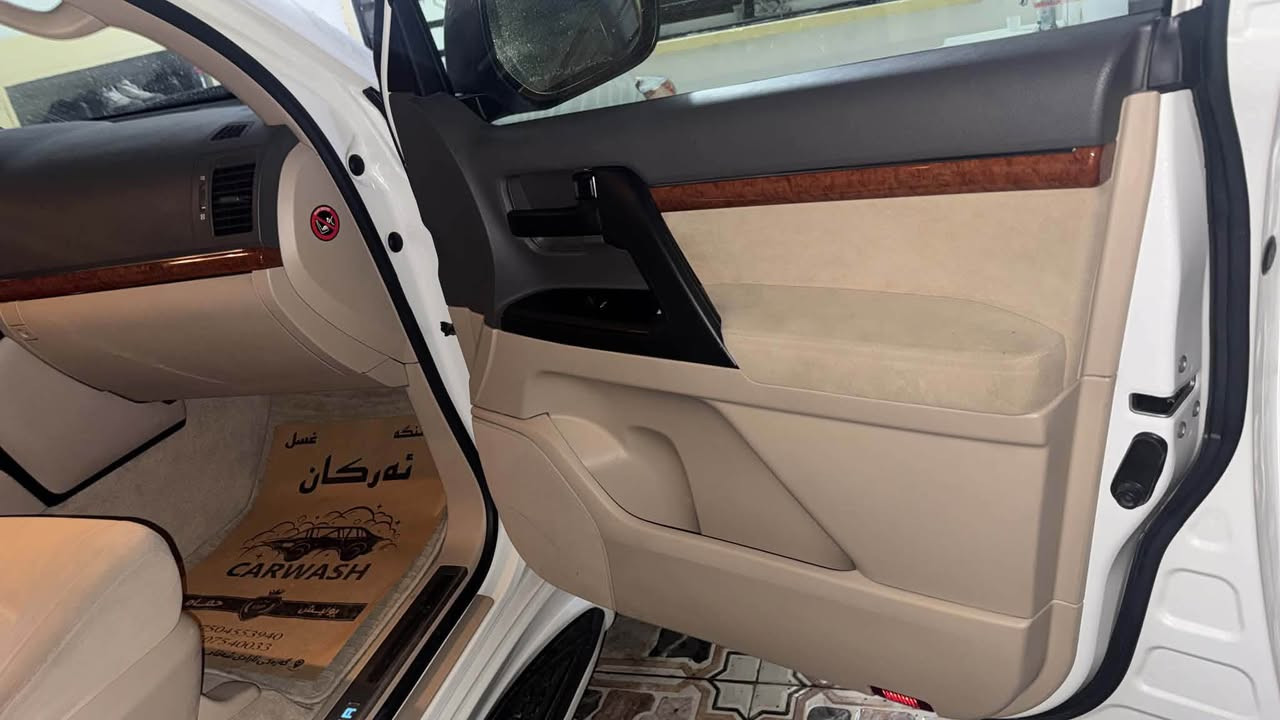 لاندكروزر • ٢٠١٣ • ٨٦٠٠٠ كم