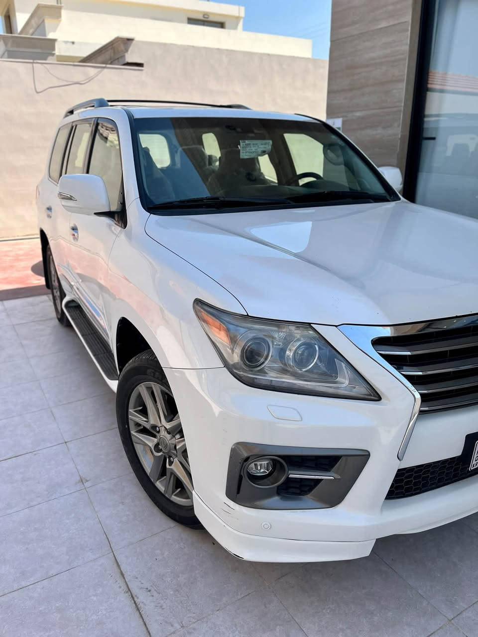 سلام عليكم لكزز 2013 LX570 sport (للبيع او مراوس) 
ماشيه 147الف السياره جديده وكلشي واضح ب السونار السعر: 340$ وبيها مجال
بغداد. العبيدي
الرقم:*********** . واتساب ***********
للتوضيح(( البنيد براغي 2 فقط مفتوحه و الباب الامامي الايمن براغي الگايد مفتوحه وليس الباب))
