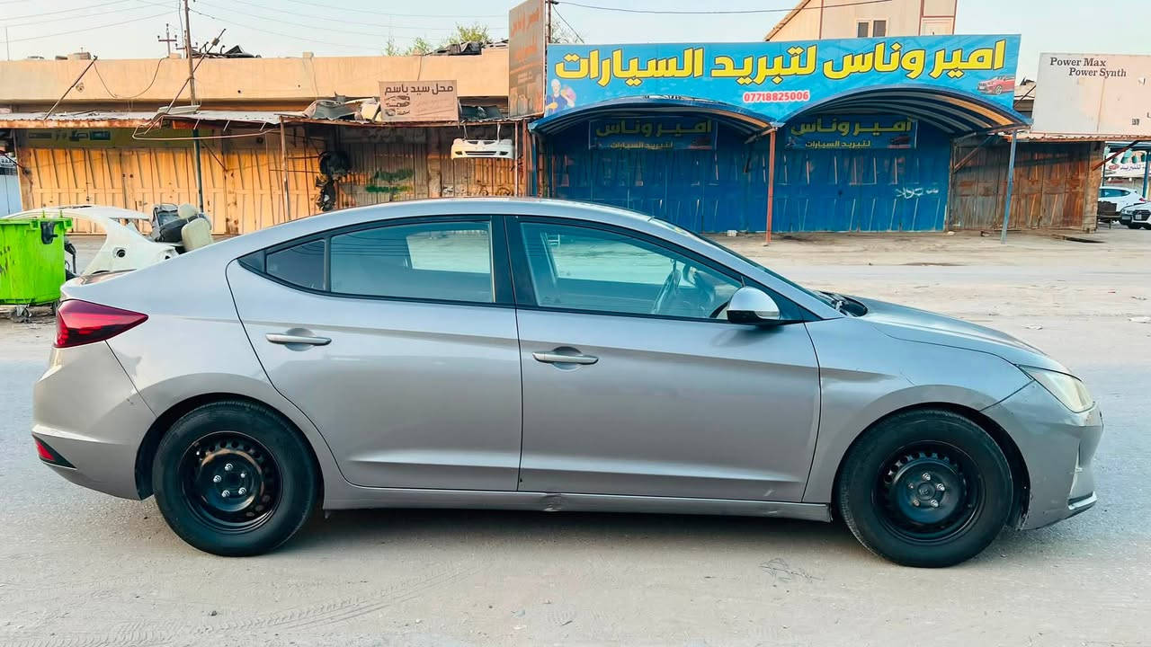 النترا وارد امريكي
موديل 2020

رقم اربيل جديد بأسم شخص بالحله شرط المداور 

السياره بيها جاملغ وبنيد صبغ حادثها مال امريكا 

كير محرك خير من الله بحاله ممتازه 

التبريد ثلج منضومه جديده 

مكان السياره كربلاء 

السعر 115 

للاستفسار الاتصال ***********
