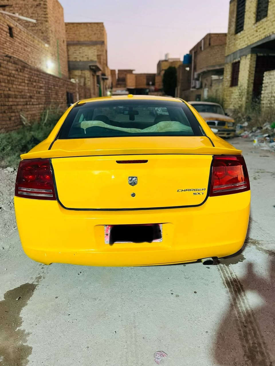 جارجر 2010 متوئمه رقم وسنويه طبق الاصل جاهزة كير ومكينه كارتون حداديه كارتون كهربائيات كله شغاله تبريد ثلج تخم تاير حاويه بدون كص كفاله عامه من كلشي مكينه 3500 سعر ٣٨ وبيه مجال مكان الشطره الاتصال ***********
