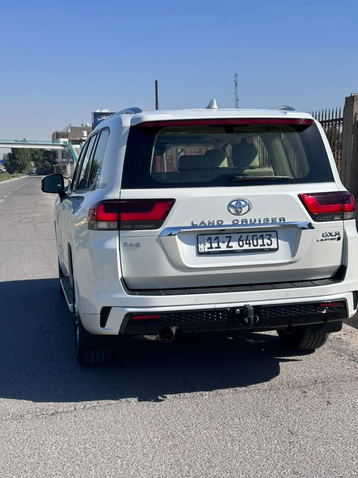 GX.R limited S 2025 
ضمان ساز - مع حماية XPEL أمريكية
 العداد: 1800 كم فقط (بحالة الوكالة).
 الضمان: شركة (ساز) 3 سنوات أو 100 ألف كم.
 رقم بغداد، السنوية باسمي (تحويل مباشر).
 الحماية: مغلفة بالكامل PPF نوعية XPEL أمريكية (اني مستورد الرولة من امريكا) لأقصى حماية.
 لمحة عن المواصفات:
• رادار أمامي، 8 إيرباك، عداد ديجيتال، 3 شاشات.
• إضاءة محيطية، مرايا شفط، شاحن لاسلكي، ثلاجة.
• تبريد وتدفئة قطعتين، دبل كامرة بالمراية الداخلية.
• داخلة صيانة دورية بالشركة 3 مرات ،كل غراضها موجودة وزيرو غير مستخدمة من سماعات وطفاية وحتى السبير غير مستخدم.
• سيارة تتعب تكول جديدة طابكها بالكراج جوا القمرية نادرا اطلع بيها عندي سيارة ثانية استعملها لمشاويري ومشاغلي وهذا سبب البيع.
 السعر: 776 ورقة (77,600) 
 المكان: بغداد - حي الجامعة.
***********
