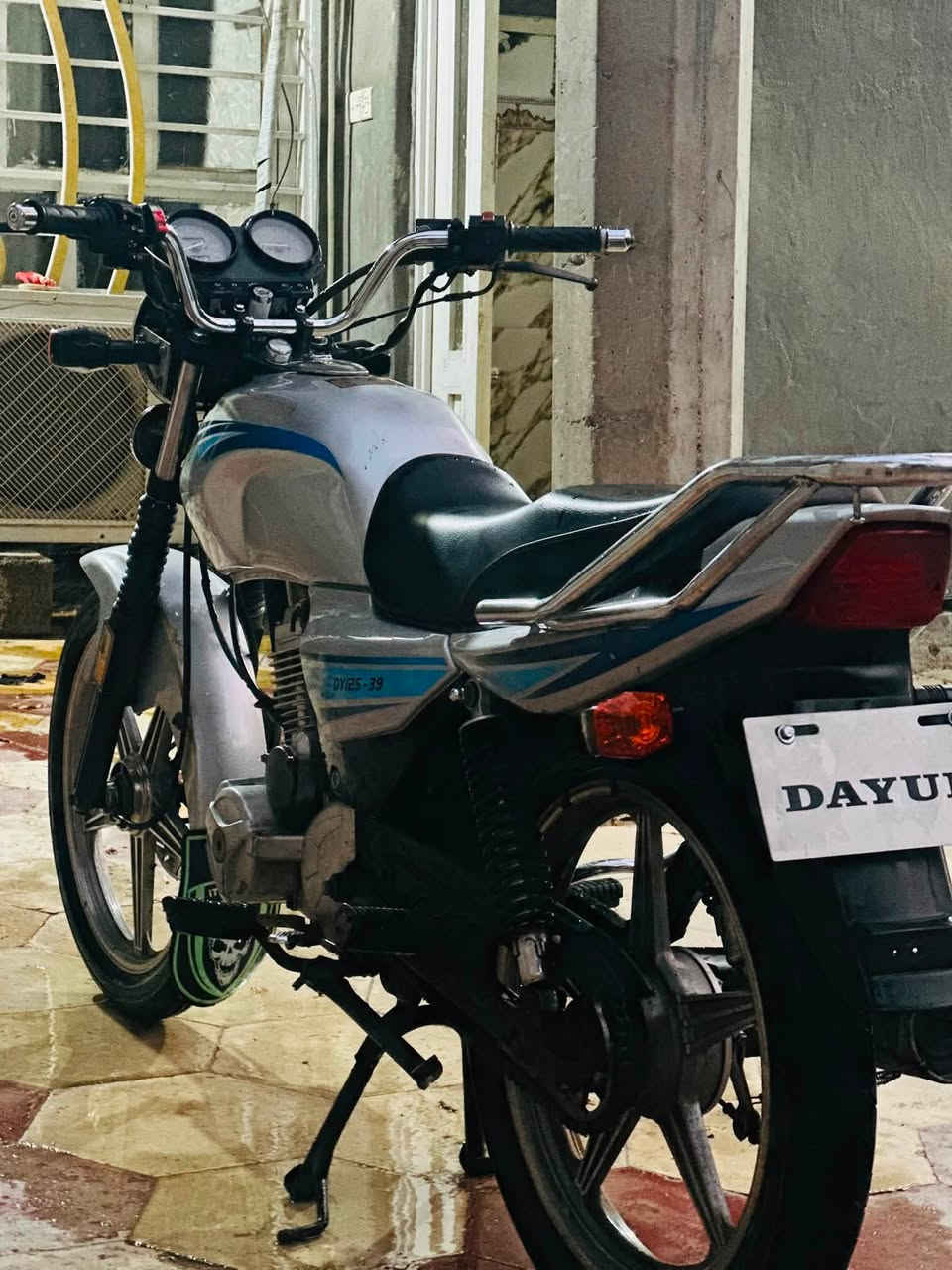 دايون مديل 19 دراجه كفاله من تاير التيار فولل ✅ محرك فول✅نضافه فول✅كهربايات ✅وراق صولي مكاني كربلاء الحسينيه  معروضه مليون او150 وبيه مجال حك جيه لي مو شراي لا يتعبني وياه رجاء رقمي الهاتف***********
