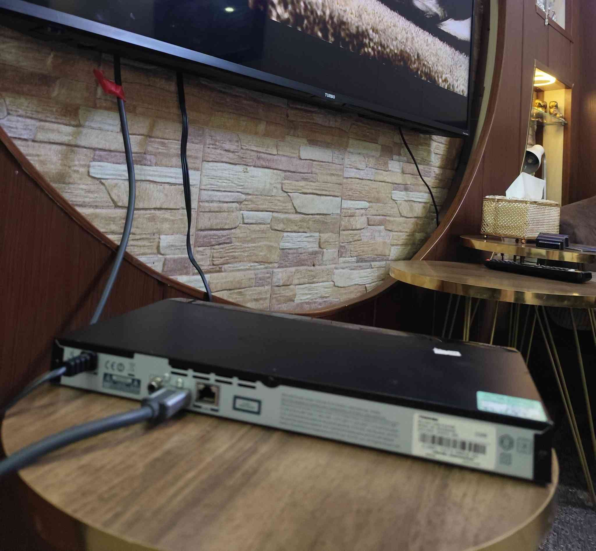 مشغل بلوراي • HDMI • USB