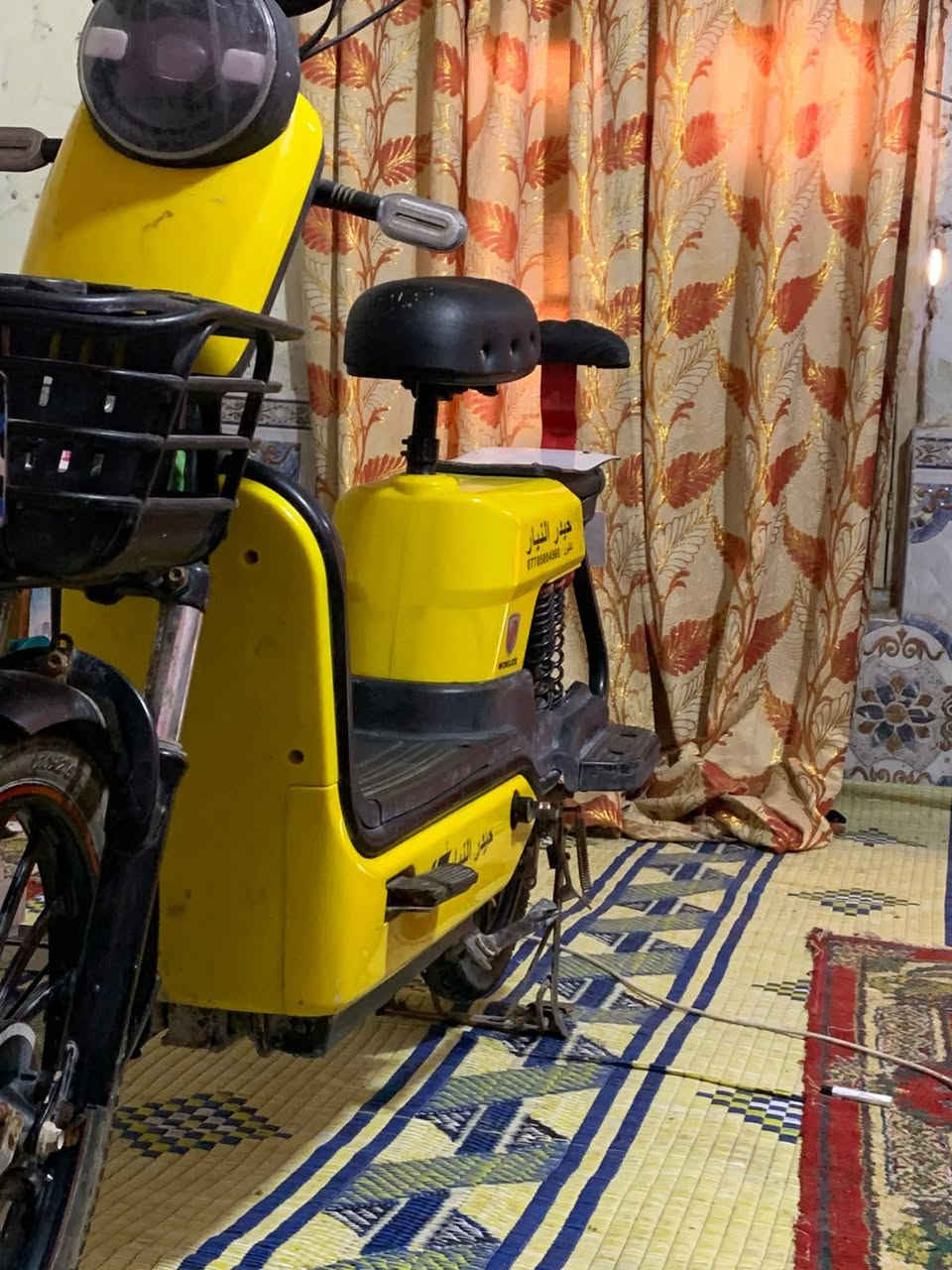سلام عليكم دراجه شحن لبيع
اسعر 450 وبيها مجال مكان البصرة ابو الخصيب 
رقم هاتف ***********
رقم واتساب***********
دراجه كامله مابيها نقوصات

