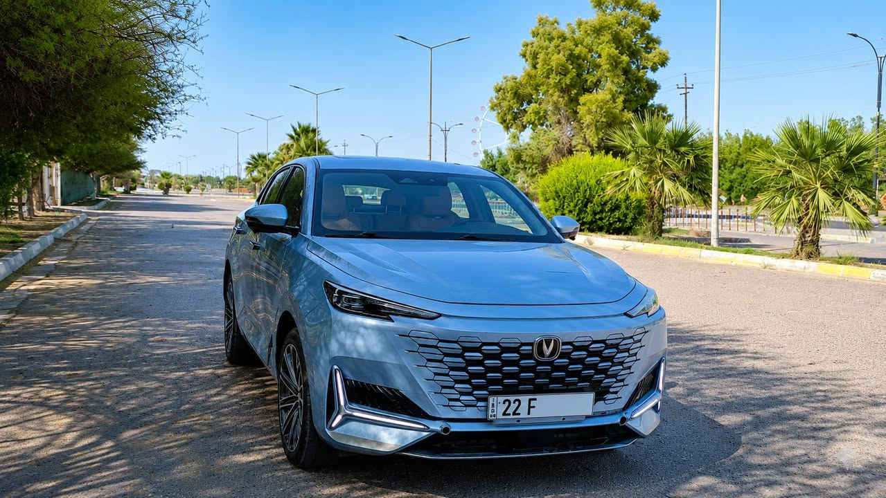 🚘 للبيع | شانجان UNI-K موديل 2022
سيارة بحالة ممتازة، نظيفة جداً، وكالة.
🔹 المواصفات: ✅ موديل: 2022
✅ محرك 2.0 لتر تيربو بقوة 226 حصان
✅ ناقل حركة أوتوماتيك 8 سرعات 
✅ نظام دفع ذكي بثلاثة أوضاع (2WD / 4WD / AUTO)، مع إمكانية اختيار نمط الدفع المناسب حسب الطريق وظروف القيادة
✅ أوضاع قيادة متعددة: Normal / Eco / Sport
✅ نظام قيادة شبه ذاتية  مع المحافظة على المسار ومثبت سرعة راداري متكيف، والمساعدة في القيادة 
✅ نظام التحذير من الاصطدام الأمامي 
✅ نظام مراقبة النقطة العمياء والتنبيه عند تغيير المسار وتصحيح المسار
✅ نظام DVR محيطي يقوم بتسجيل الفيديو عبر كاميرات السيارة من جميع الجهات أثناء القيادة
✅ حساس المطر مع الإغلاق التلقائي لجميع النوافذ عند هطول الأمطار
✅ فتحة بانوراما
✅ مقاعد جلد كهربائية مع التدفئة والتبريد
✅ كاميرات 360 درجة
✅ حساسات أمامية وخلفية
✅ رادار ومثبت سرعة ذكي
✅ شاشة معلومات وترفيه كبيرة
✅ تشغيل بالبصمة ودخول ذكي 
✅ شاحن لاسلكي للهاتف
✅ نظام صوتي Sony
✅ باب صندوق الخلفي كهربائي ذكي
✅ إضاءة LED أمامية وخلفية
✅ جنوط رياضية قياس 21 إنش
📌 الممشى: 75,000 كم.
✅ السيارة وكالة وما زالت ضمن الضمان.
✅ جميع الصيانات الدورية وتبديل زيت المحرك أُجريت في الشركة (الوكيل).
💰 السعر: 185 ورقة (قابل للتفاوض).
📍 الموقع: كركوك.
📞 للاستفسار: ***********
🟢 متوفر واتساب على نفس الرقم.
السيارة نظيفة جداً، لا تحتاج أي مصروف، وجاهزة للفحص في أي مكان يتم الاتفاق عليه.
