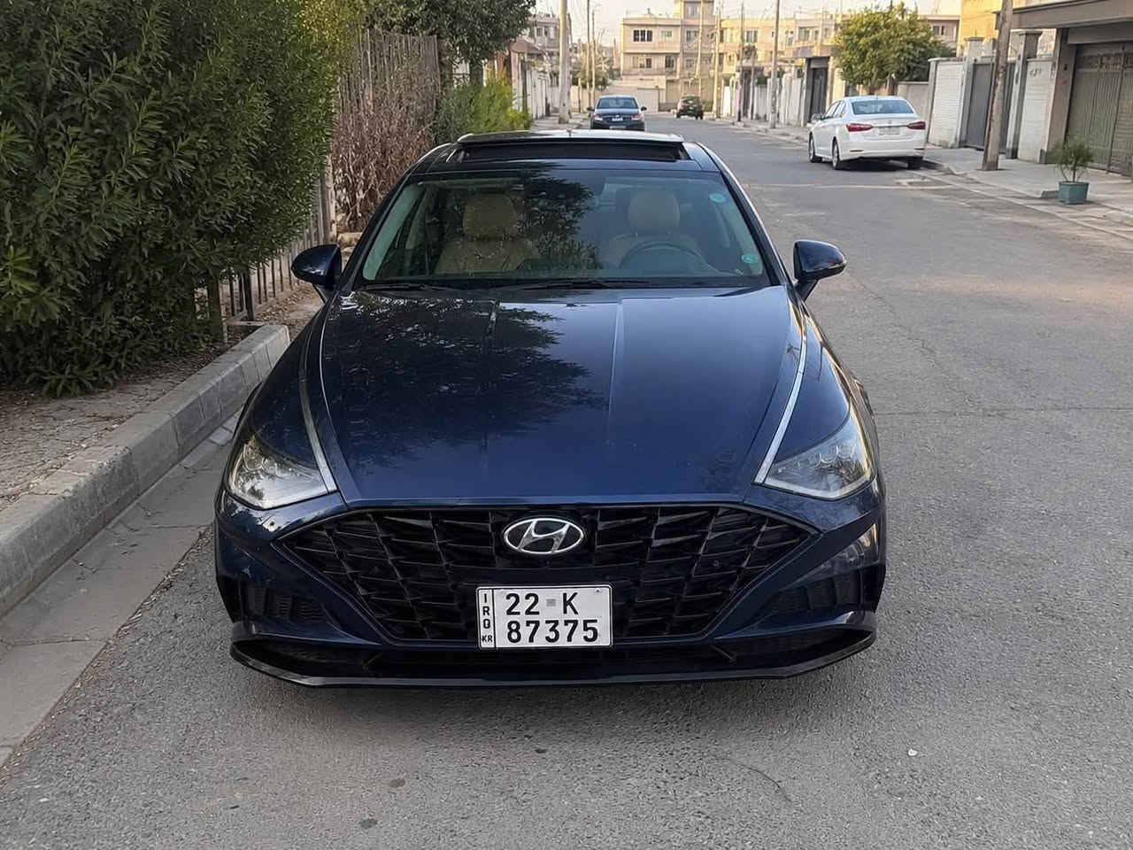 سوناتا وارد امريكي فول مواصفات لمتد
لون مميز 
داخل بيج ملكي 
رقم اربيل الدولي 
موديل 2021 
ماشيه 81 ميل  وليس كيلو متر 
كير محرك مكفولات 
*انارة ترحيبيه 

*تشغيل عن بعد

*تحريك بالريموت

*شحن لاسلكي

*اوتو هولد

*هاند بريك بصمه

*توقف ذكي خلفي امامي

*رادار 

* شفتات ستيرن

*كشنات تدفئة وتبريد

* ستيرن هيتر

*داتا شو عرض السرعه على الزجاج الامامي

*فتح صندوق ذكي يفتح عند الاقتراب

* قيادة اليه

*تثبيت المسار 

*5كامرات 360 درجه

*سقف بانوراما 

*انارة داخليه محيطه 64 لون تتغير من شاشه السيارة 

سماعات بوس 12 سماعه

بيها بعد مواصفات هواي ماذكرتها جنايها يعرف تفاصيلها اكثر 

 *********** واتساب او اتصال ع سيم كارت 
مكاني بغداد السياره ب اسمي تحويل مباشر
