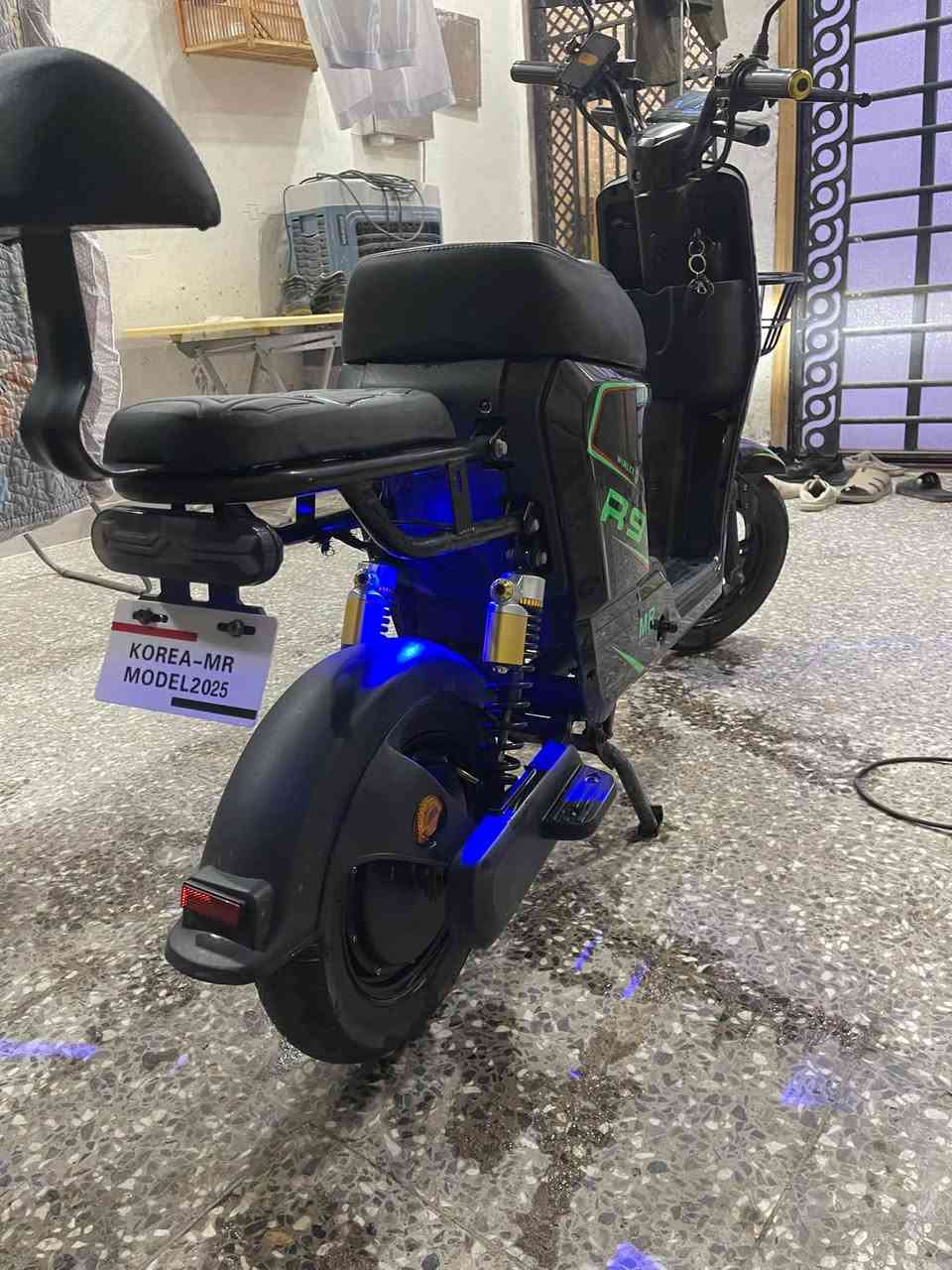 دراجة شحن R9 للبيع
دراجة معروفه كلشي شغال بيها كفاله عامه من كلشي بطاريات قبل سبوع بدلتهن الاصلي مستعجل على البيع 
سبب البيع = ضروف عمل ليس متفرغ 
سعر =450 الف 
متوفر واتساب او اتصال رقمي= *********** 
عنوان بصره-عويسان
