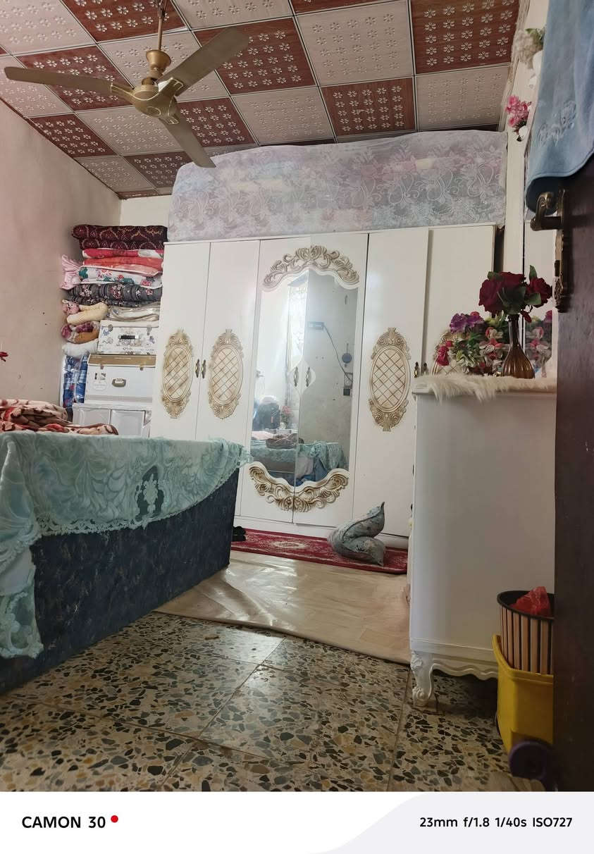 سلام عليكم غرفه تركيه نضيفه كلش احله من الصوره سعر 300 قفل عنوان نجف شارع المطار القديم ***********

نص مكتوب في الصور:
- CAMON 30 23mm f/1.8 1/60s ISO737
- CAMON 30 23mm f/1.8 1/60s ISO685
- CAMON 30 23mm f/1.8 1/40s ISO871
- CAMON 30  23mm f/1.8 1/40s ISO727