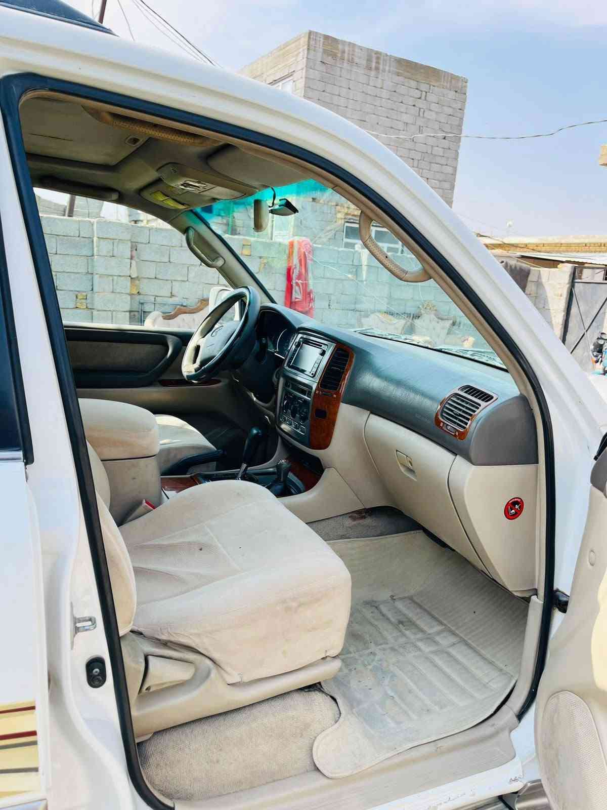 لاندكروزر • ٢٠٠٥ • حدادية جديدة