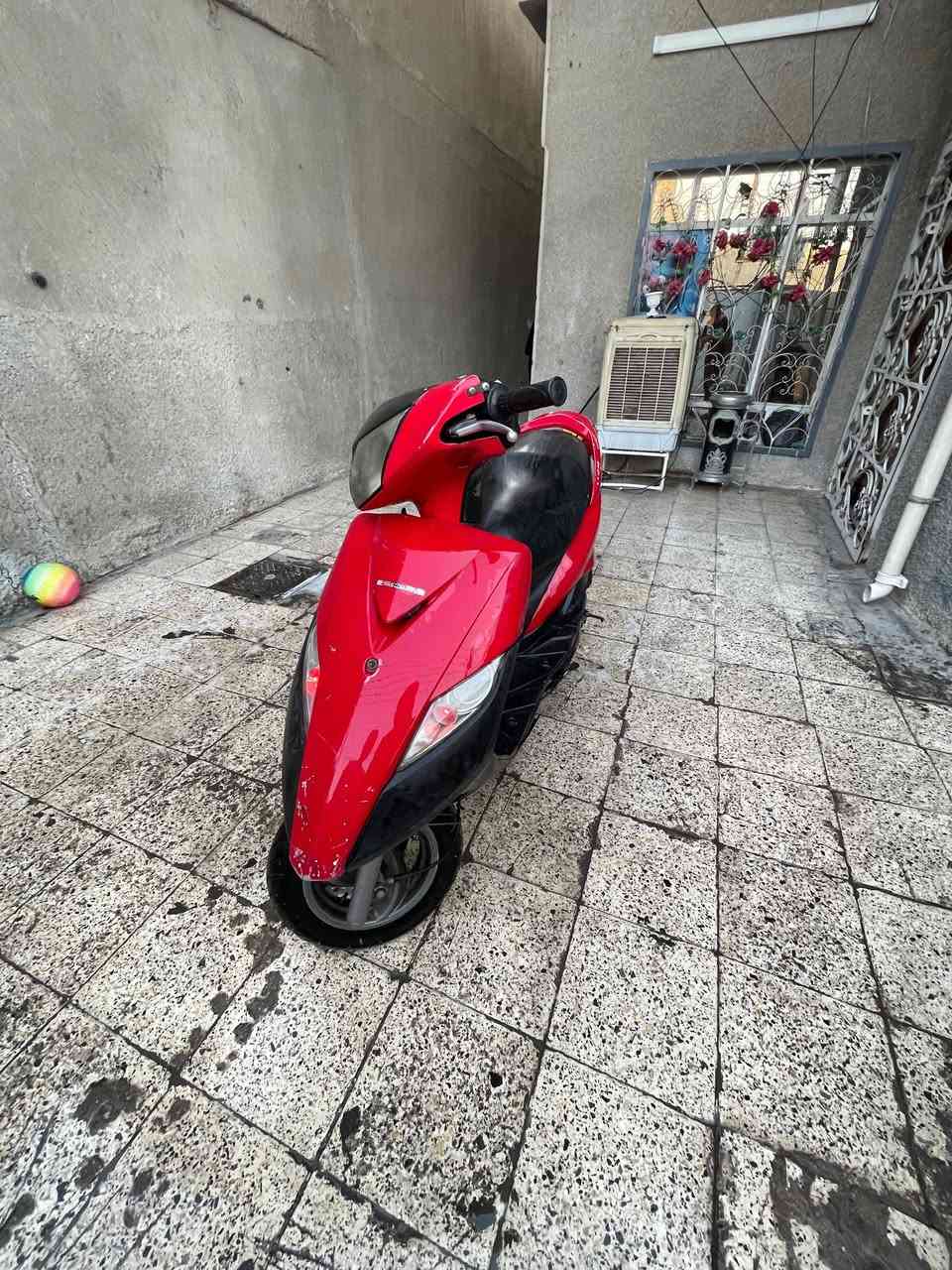 للبيع تفاصيل أكثر *********** او راسلني سعرها 400 وبيها مجال حك الجيه
