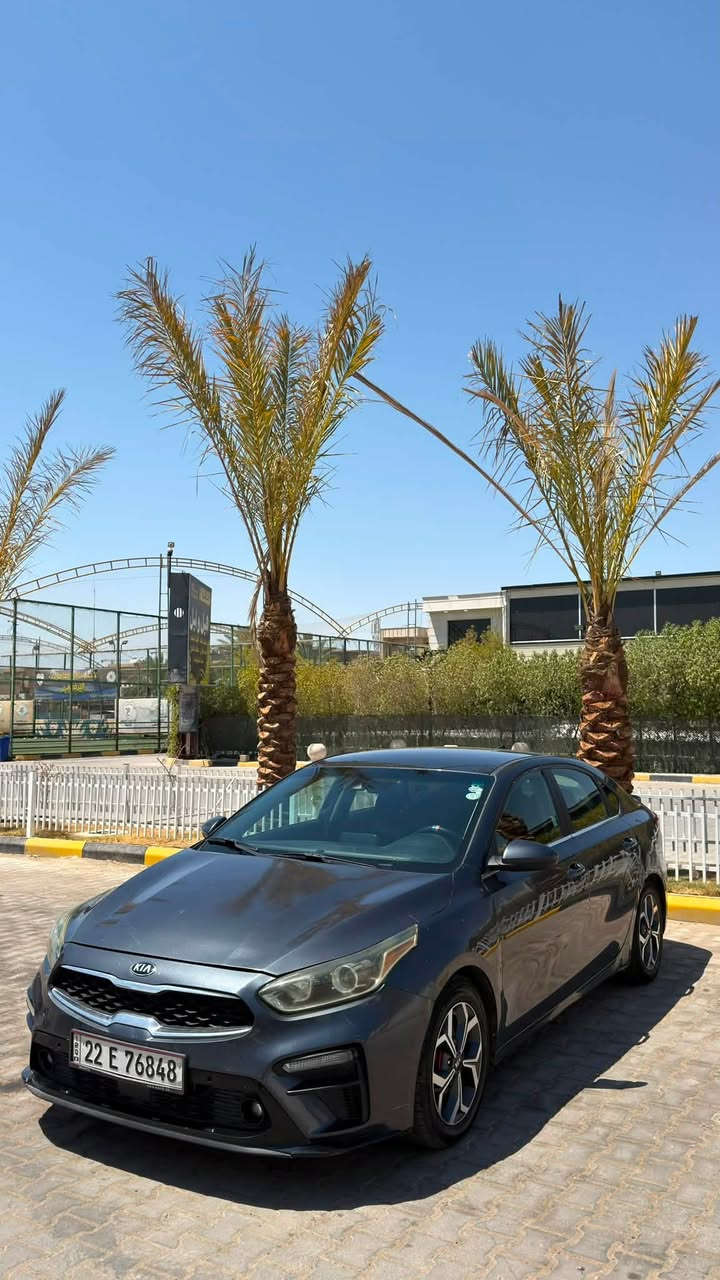 السلام عليكم
كيا فورتي لون نفطي 
سعرهه 110وبيهه مجال بسيط 
موديل (2020)
ماشيه 108 . الف 
حادثهه جاملغات امامي وبنيد 
وبيهه طخات بل الجاملغات الخلفيه على وضهن رصعات خفيفه موضحات بل الصور 
 مواصفات :
تشغيل عن بعد 
شاشه جبيره 
اناره داخليه محيطيه تتغير بل التلفون 

السياره عليهه منضومه غاز تانكي (60)لتر 

هـ: ***********

مكان السياره بغداد العامريه
