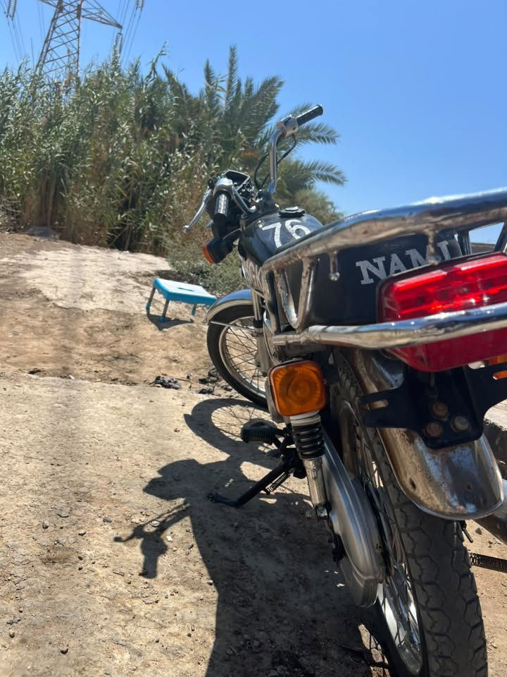 سلام عليكم من رخصت مدير ألكروب 
دراجه أرشه غراض نامه أوراقها بنقابه أبيع مكاتبة 
سعرها 350وبيها مجال
مكاني رميثه
رقم الوتساب***********
