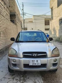 توسان ٢٠٠٩ • مكينة ٢٠٠٠ • دفع رباعي