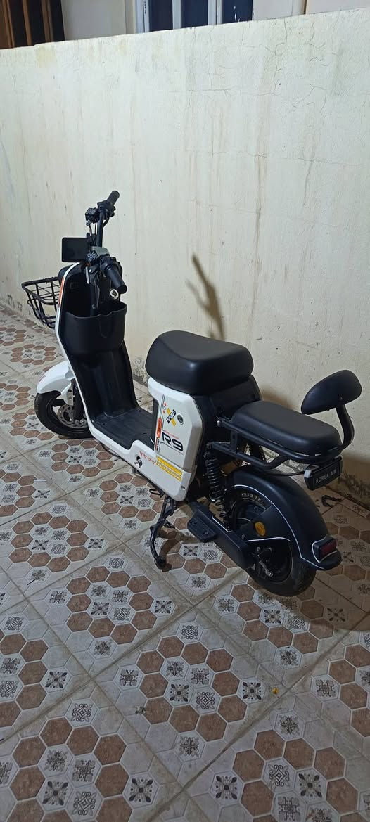 للبيع دراجة شحن R9 نظيفة استعمال بيت فقط بيها مشكلة بمنفذ الشحن موجودة في ابي غرق ..
ت/ ***********
