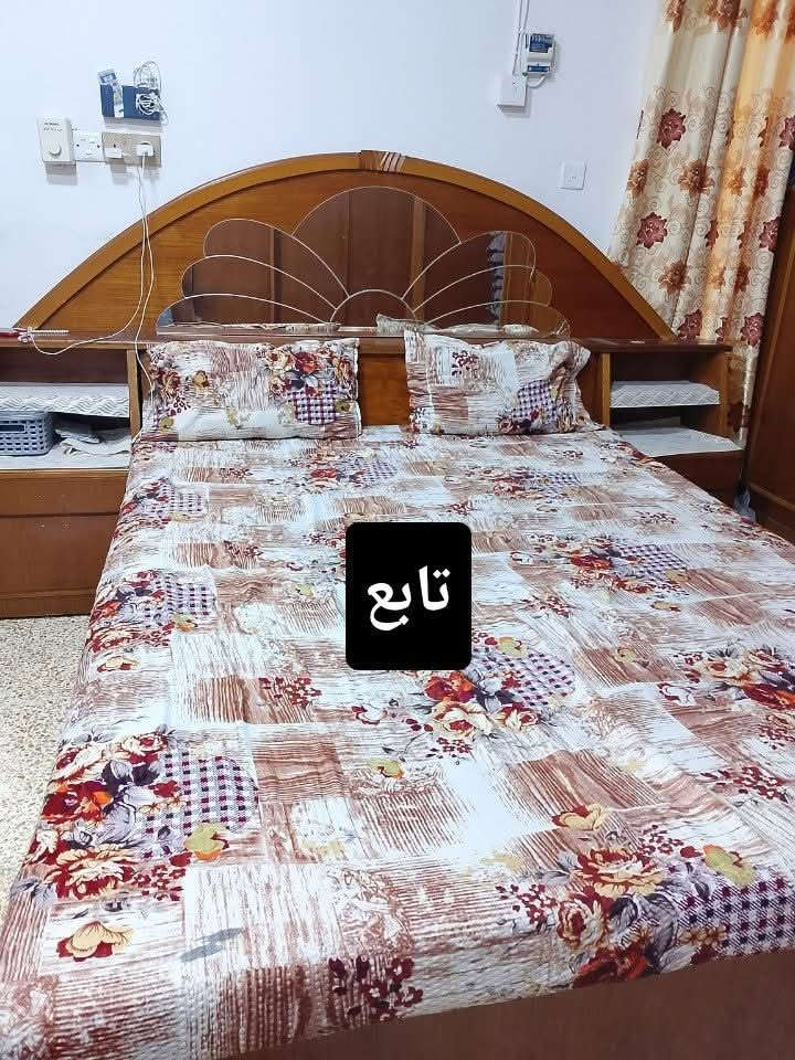 السلام عليكم
اغراض للبيع
للاستفسار اكثر
***********
***********

نص مكتوب في الصور:
- ٥٠٠٠
- ١٥٠٠٠
- ۳۰۰۰۰
- تابع
- ٧٥٠٠٠
- غرفة نوم كاملة سعر خاص