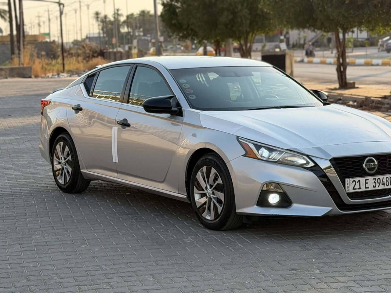 السلام عليكم تحياتي للجميع
NISSAN ..Altima..2020.S
نيسان...التيما ..2020 S
...................................... 
الفئه  S
موديل 2020
لون سلفر
محرك 2500
بصمة تشغيل
ابواب بصمة+ بصمة صندوك
تشغيل عن بعد  
رادار أمامي 
شاشه جبيره +عدم گار پلي 
كامره خلفيه
حساس خلفي
كشنات كهربائي
فول تحكم ستيرن
كروس سرعة (مثبت سرعة)
أشاير مري جانبي
لايتات فول زينون
................................................
سيار ضرر بسيط بدون دواخل جاملغ بونيد صبغ ....كير محرك شرط فحص..أيرباك فقط بردة جوه السايق فقط 
سيارة ماشية 115الف ميل
رقم سليمانية  دولي سنوية رقم هزه كل جديد لغايه 2028  شرط تحويل وكاله
مكان سياره ديالى.. خانقين .استفسار اتصال رقم الهاتف  ***********
