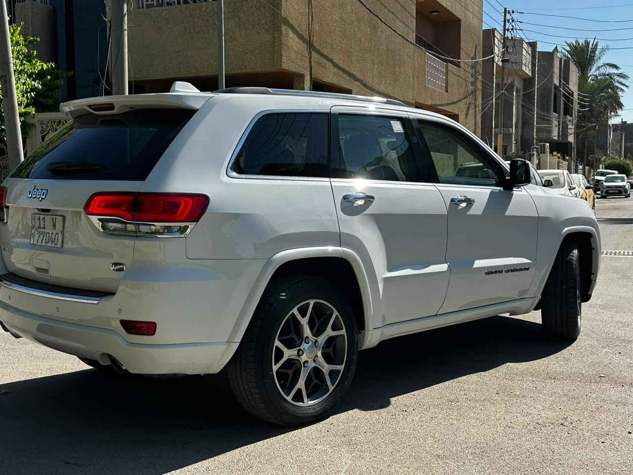 السلام عليكم 
جيب اوفر لاند 2019 
خليجي فول مواصفات 
بيها صبغ كارت جاملغ أمامي فقط 
باقي وضع الشركة كفاله
عداد المسافه 55 الف
6 سلندر 
فول مواصفات 
رقم بغداد دولي باسمي تحويل مباشرة 
السعر 240 ورقه وبيها مجال قليل 
إي استفسار رقم صاحب السياره 
*********** ابو علي 
مكان بغداد البياع او حي أعلام
