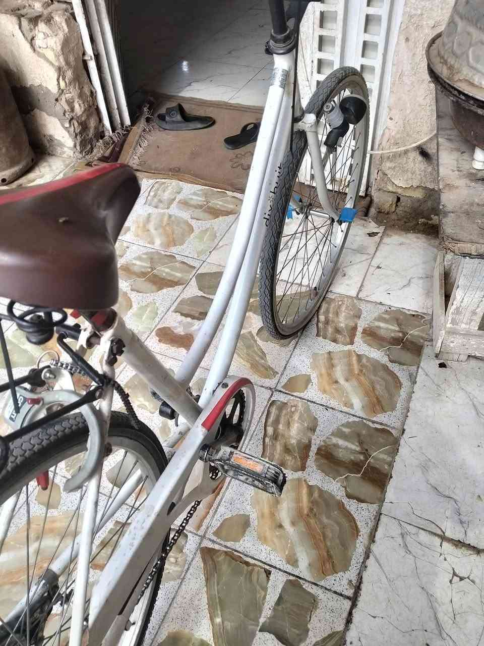 ١١٠ • قفله