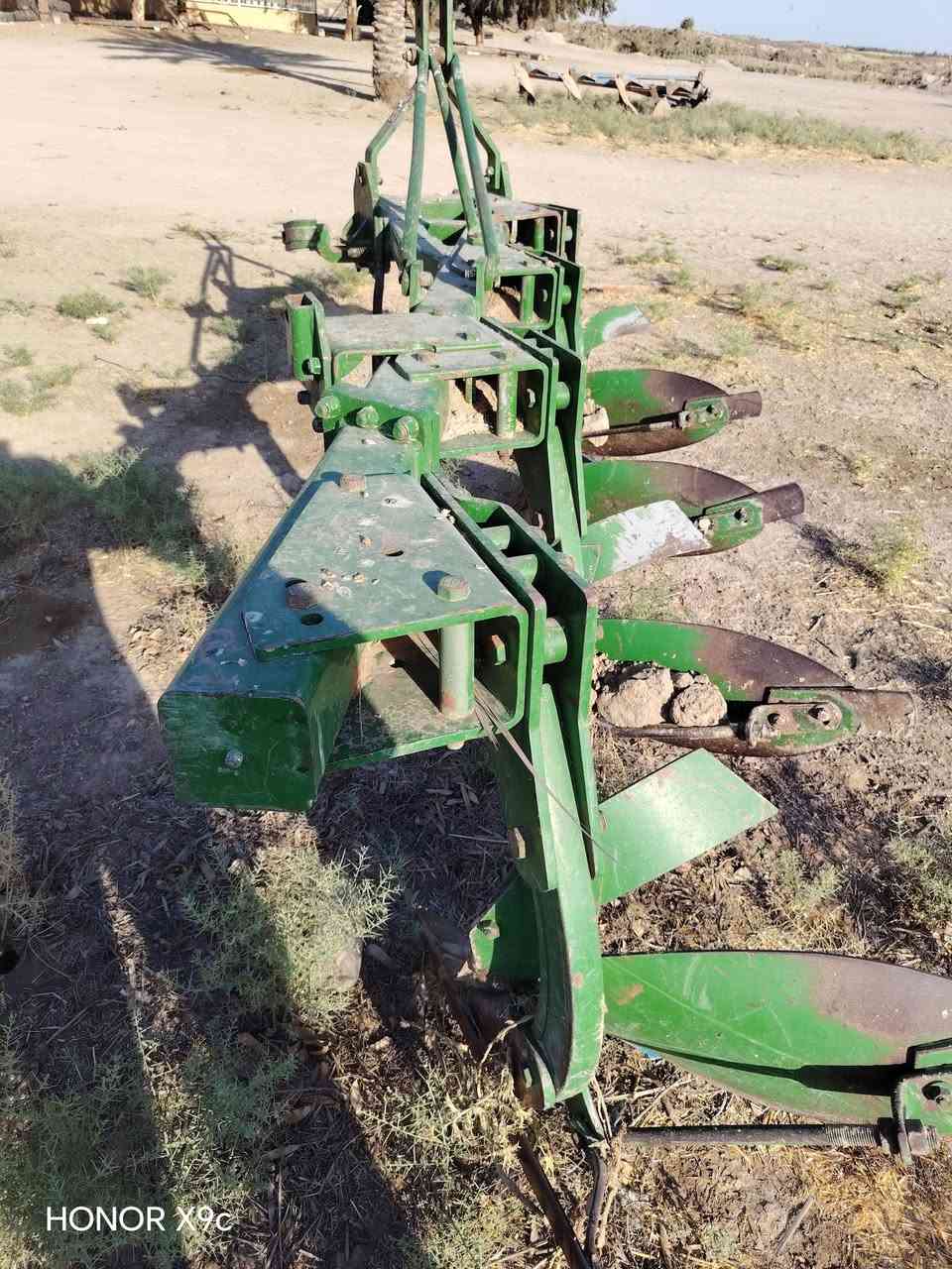 فدان رباعي حجم ١٦ للبيع السعر مليونين و٣٠٠
***********
