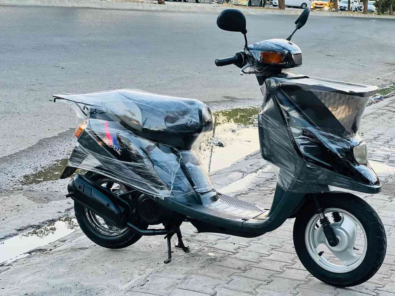 🛵 ياماها (Yamaha) حجم ٦٠ — بدون أي نقص، كلشي بلاد!
يا ولد، دراجة حيل نظيفة وما تصرف، للبيع:

⚙️ المواصفات:

 المحرك: ما ملعوب بيه، كبس بلاد وعلى الشرط.

 الأغراض: الكابريتر، الصنصة، الشوتة، الفيت مبم، والدعاميات كلهن بلاد (لا بيهن فطر ولا كسور).

 الكهربائيات: شغال من الدعامية للدعامية، الدشبول والأجهزة كلهن شغالين.

 التايرات والبريكات: التايرات جُدد (لوك)، والبريكات كلش مضبوطة.

📝 ملاحظة: الدراجة ما مغيرة بيها أي قطعة، جاهزة للفرة وما بيها أي مشكلة (ما شاء الله).

💰 السعر والتواصل:

 السعر (450 )

 رقم التليفون: 📞 ***********

 المكان: 📍 كركوك - شورجة (قريب على مطعم حمة ناصر)

✨ المهتم ويحب يشتري، يتصل بينا وتدللون. ✨

🔱🔱🔱🔱🔱🔱🔱🔱🔱🔱🔱🔱

🛵 یاماها (Yamaha) قەبارە ٦٠ — بێ کێشە و بیلادی!

کڕیارانی بەڕێز، ماتۆڕێکی زۆر خاوێن و بێمەسڕەف بۆ فرۆشتن:

⚙️ تایبەتمەندییەکان:

 مەکینە: دەستکاری نەکراوە، کەپسی بیلاد و بە شەرت.

 پارچە بیلادییەکان: کابریتەر، سالۆنسا، شوتە، فیت پەمپ و کفری هەمووی بیلادین (بێ شکاوی و بێ درز).

 کارەبایی: تەواوی گیانی ئیش دەکات، دەشبول و ئامێرەکانی کاران.

 تایە و بڕێک: تایەکانی لۆکن و بڕێکەکانی زۆر مەزبووتن.

تێبینی: ماتۆڕەکە هیچی نەگۆڕدراوە، ئامادەیە بۆ لێخوڕین و هیچ کێشەیەکی نییە (ماشاءالله).

💰 نرخ و پەیوەندی:

 نرخ: (450)

 ژمارەی پەیوەندی: 📞 ⁠***********⁠

 شوێن: 📍 کەرکووک - شۆرجە (نزیک چێشتخانەی حەمە ناصر)

✨ هەرکەسێک ویستی پەیوەندیمان پێوە بکات، لە خزمەتدائین. ✨
