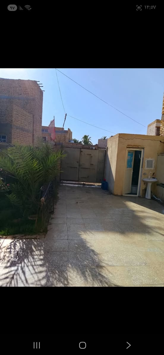 #دار #زراعي لللبيع مساحة 222 متر بالثوره قرب مدرسة مكة المكرمة قريب ع السوك عرض الشارع 10 متر 
طابوك كونكريت غرفه واحدة وحمامات داخليه وخارجيه ومطبخ وصاله السطح شتايكر وحديقه وكراج  السعر والاستفسار على هذا الرقم  
***********
#دار زراعي #عقار #موقع مميز #بيت للبيع
