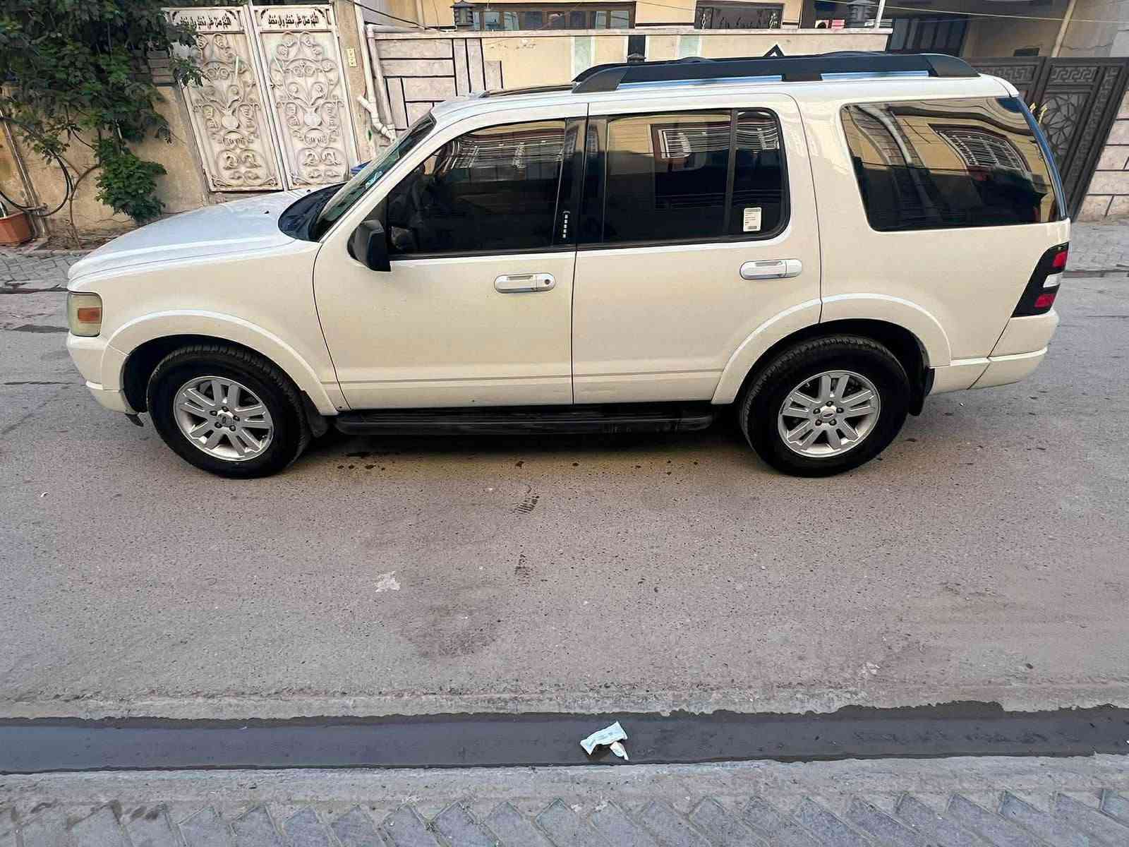 السلام عليكم

للبيع فورد اكسبلورر 2010 خليجي فول مواصفات رقم مميز 

7 راكب تبريد 3 قطع 

كشنات جلد وتدفئة بالكشن 

كشن كهرباء 

تحكم ستيرن ودبل ايرباك 

مانع انزلاق 

تحكم بمجموعة السكليتر صعود ونزول 

شاشة اعطال 

كامرا خلفية 

بدون حادث  فقط 4 قطع صبغ بسبب الشخوط 

رقم دولي جديد 

السعر110وبيها مجال وترهم مراوس حسب القناعة 

مكان السيارة بغداد الكريعات 

***********
