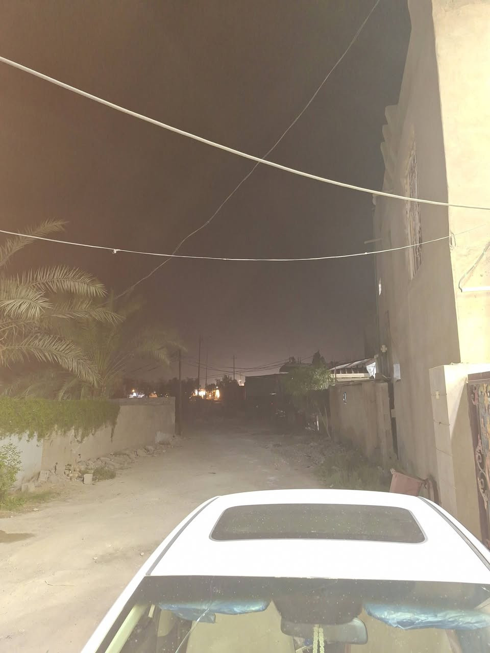 مقابل مطعم المسافر • غرفتين • ٥٠م عن الشارع