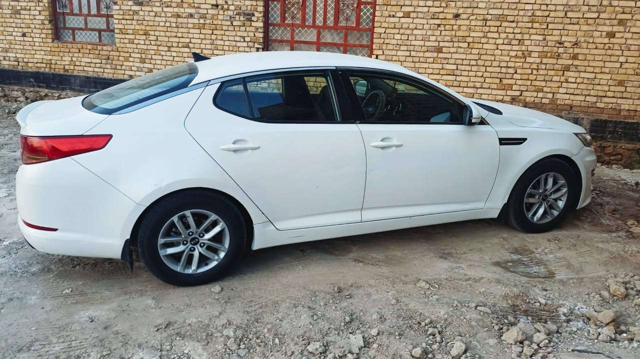 يالله سلام عليكم اوبتيما 13 خليجي 
محرك 2.4 جديده  تبريد ثلج قطعتين 
تخم تاير نضيف حداديه قبل شهر نافضه 
سياره صبغ حزام رقم مثنى نكليزي بسمي 
مكان سياره رميثه سعر 115 وبيه مجال 
*********** صاحب سياره حسين الخزعلي

