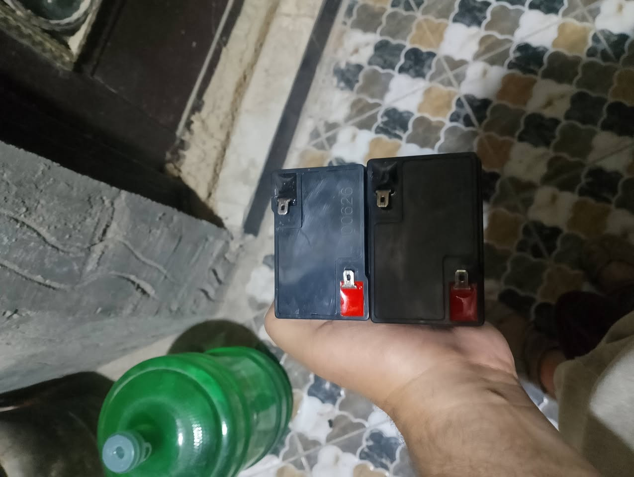 باتريات جديد ما مستعجل يرهم للمروحه او سيارات شحن اطفال
السعر 10 اثنيهم
