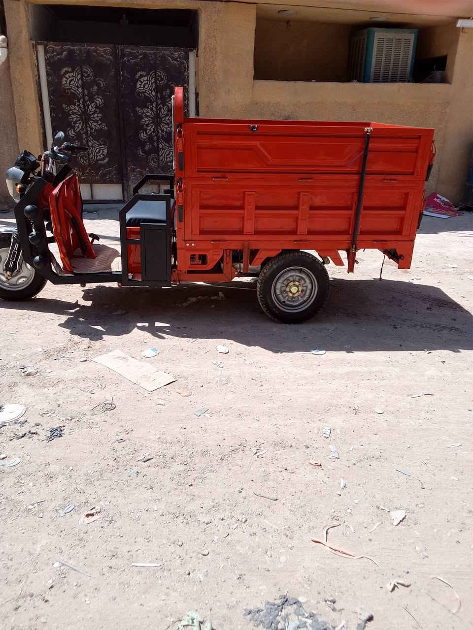 السلام عليكم عوده بسبب الوعود الكاذبه ستوته شحن حجم وسط خمس بطاريات مسطر 38امبير 12فولتيه موديل 2026 البدي العالي السعر 1250 وبيها مجال الهاتف *********** يوجد خاص فقط  المكان بغداد  او مراوس ستوته بانزين نضيفه بس كون  قريبه على منطقة الزعفرانيه
