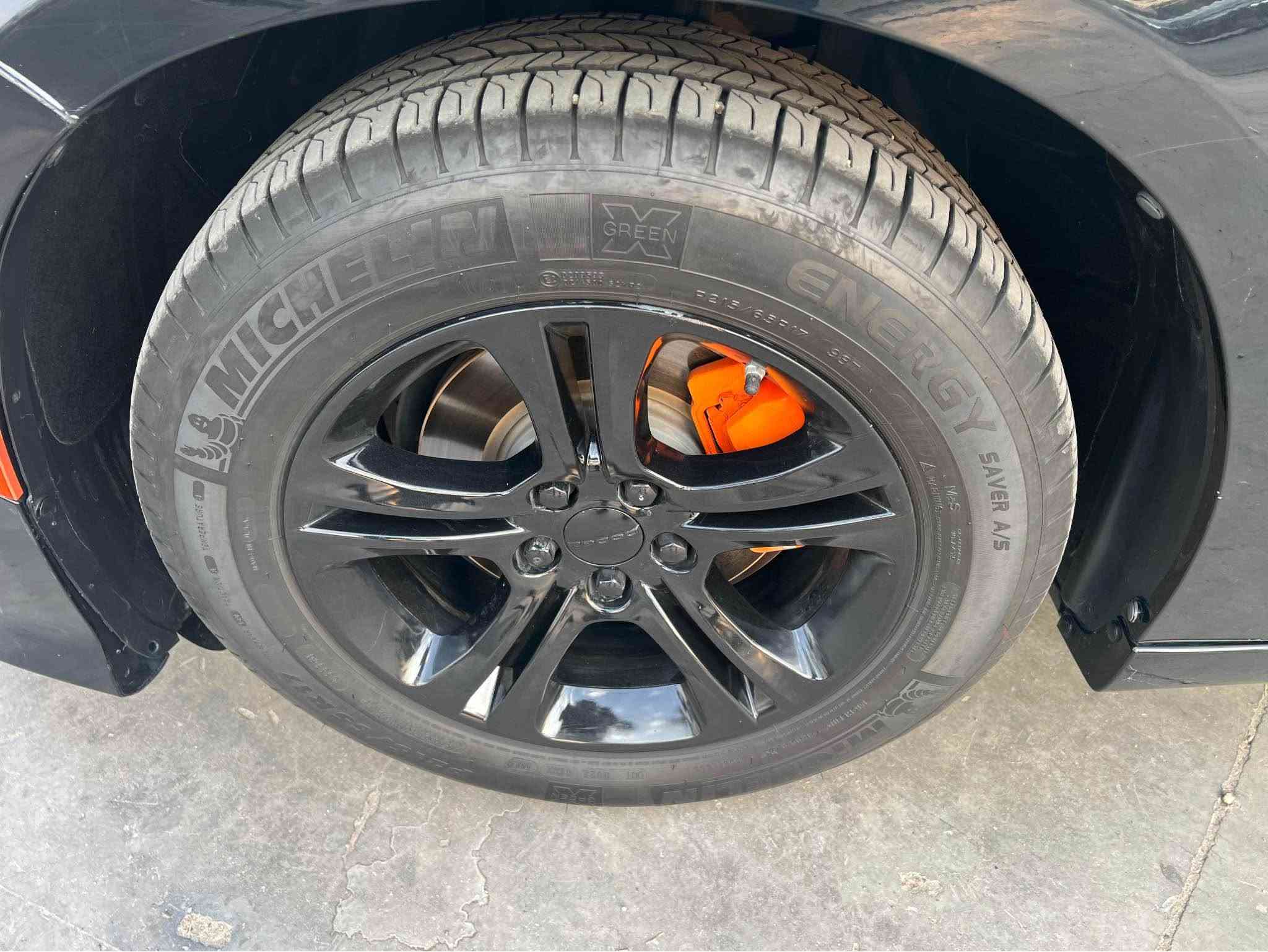 السلام عليكم 
دوج جارجر موديل 23 SXT اصدار اخير 
محرك 3600 
ماشيه 10 K بعدهي زيرو 
كشنات حضن 
ويل 17 وتايرات اصلي الامريكي مشلن 
كت اس ارتي الجديد 
السياره جاهزه ماتصرف عليها 
الحادث جاملغ وبنيد 
صور الحادث المراسله واتساب 
السعر210 ورقه 
للاتصال والاستفسار ☎️
*********** بغداد, العراق
