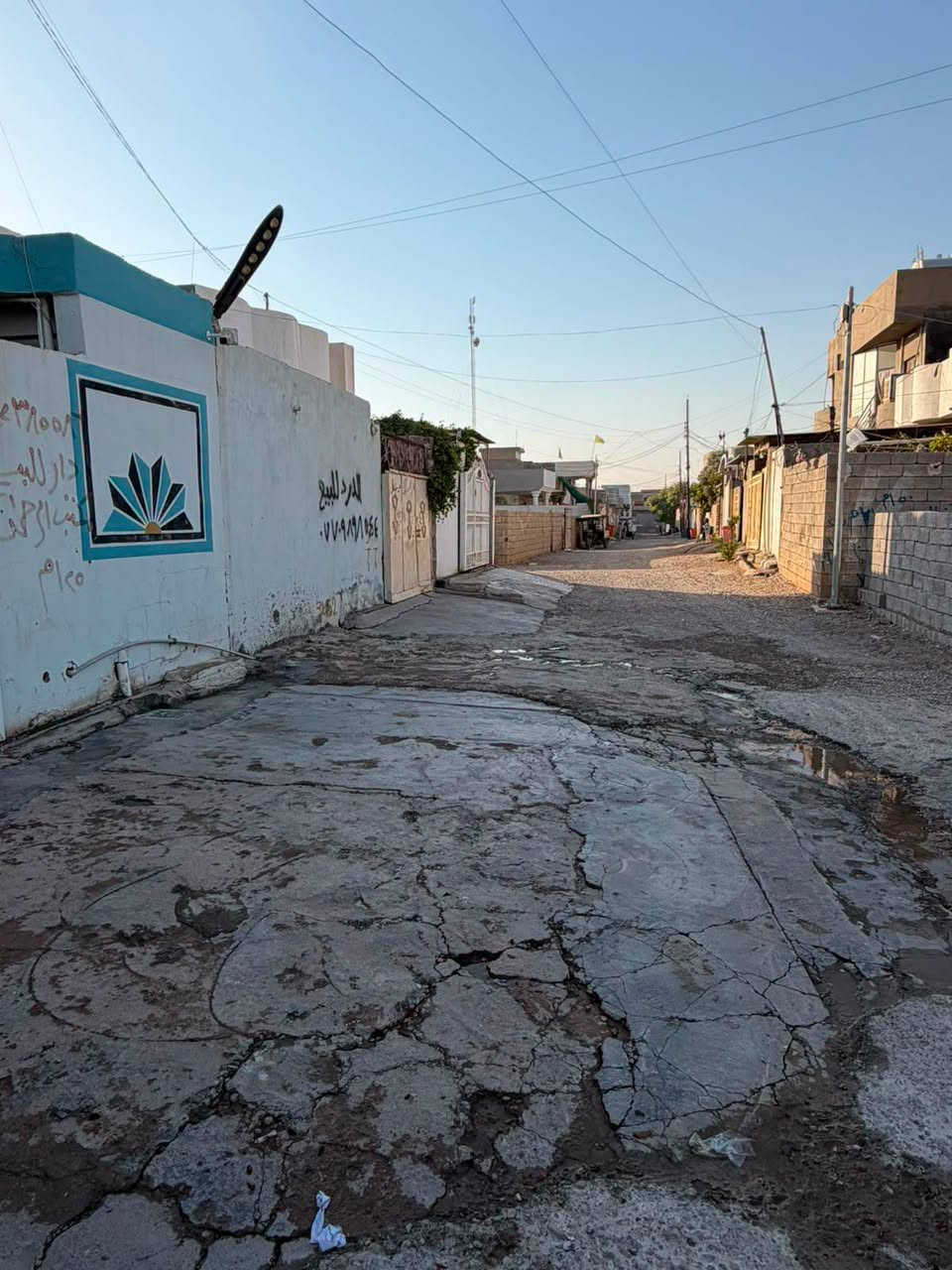 دار للبيع تجاوز مساحه ١٢٥م حي الطين قرب مدرسه شمس العراق الابتدائيه أستفسار مراجعة مكتب الرحمن للعقار الإتصال 📞(***********)
إدارة/أبوعلي
