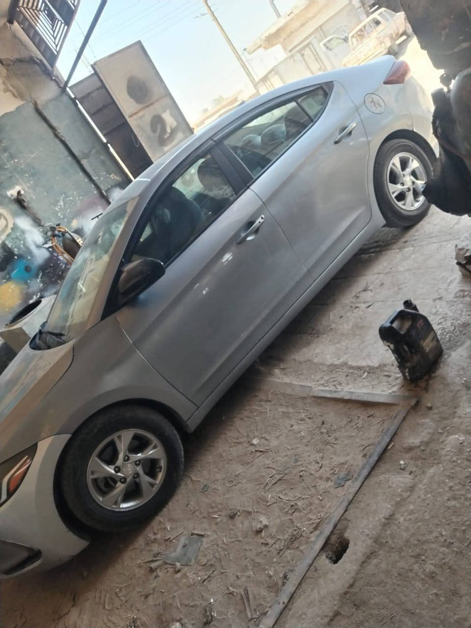 النترا موديل 17
وارد امريكي محرك 1600
كير محرك شرط بيها قطعتين بنيد وجاملغ 
سعر 100 مكان فلوجة 
***********
